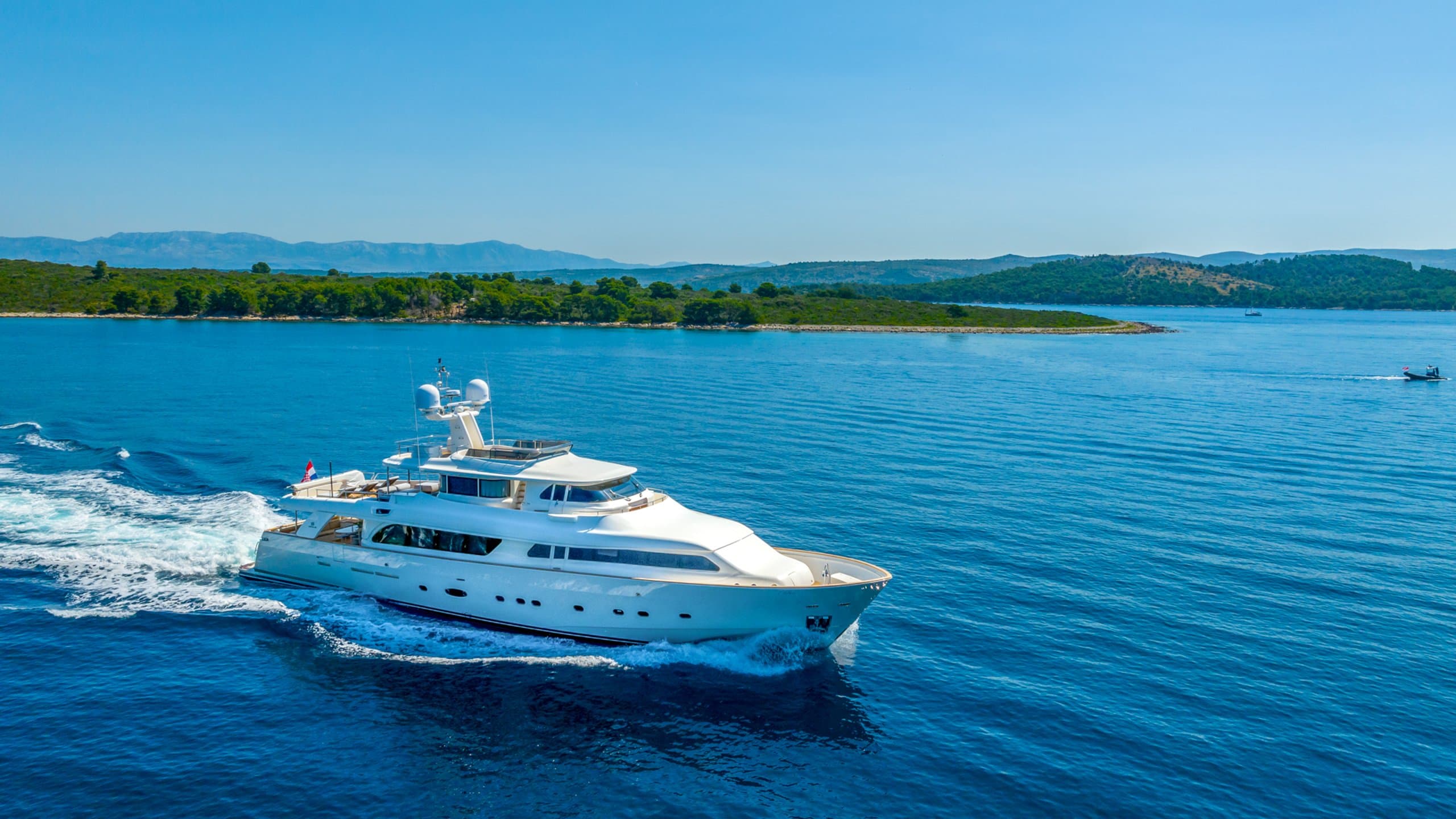 KLOBUK | Drivas Yachts