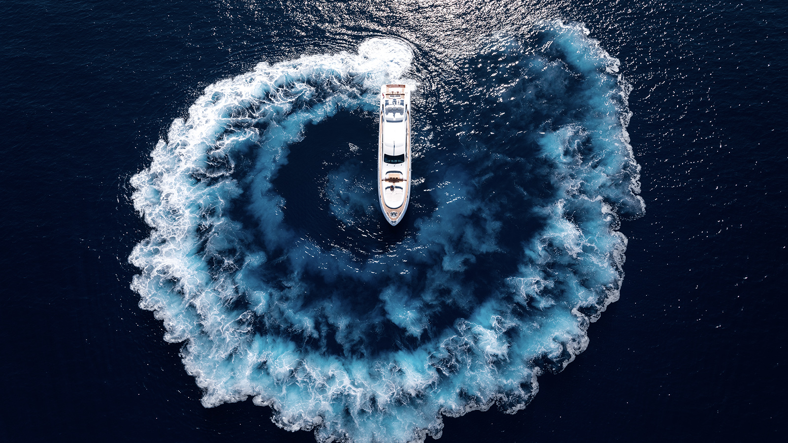 BEACHOUSE - aerial | Drivas Yachts