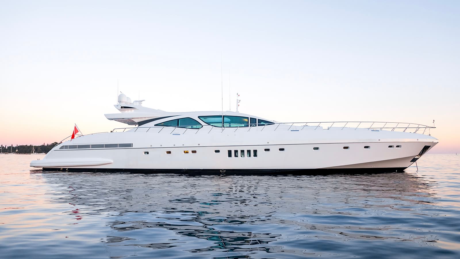 BEACHOUSE - ext stbd | Drivas Yachts