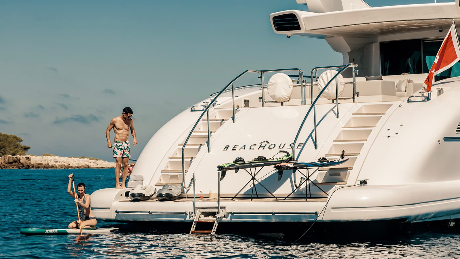 BEACHOUSE - lifestyle | Drivas Yachts