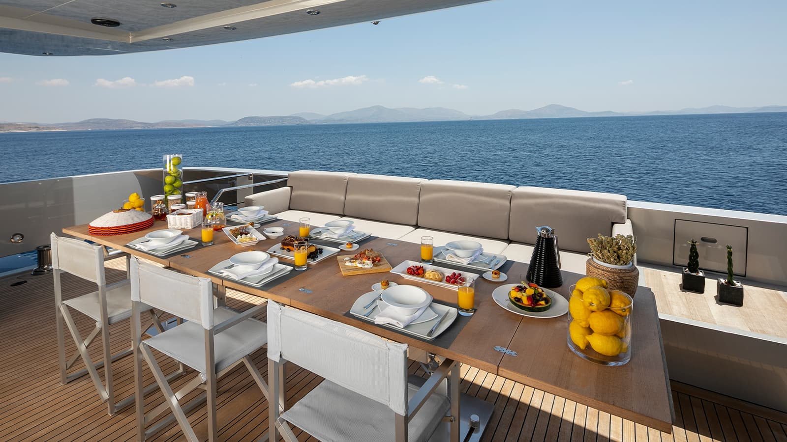 BILLA - deck aft | Drivas Yachts
