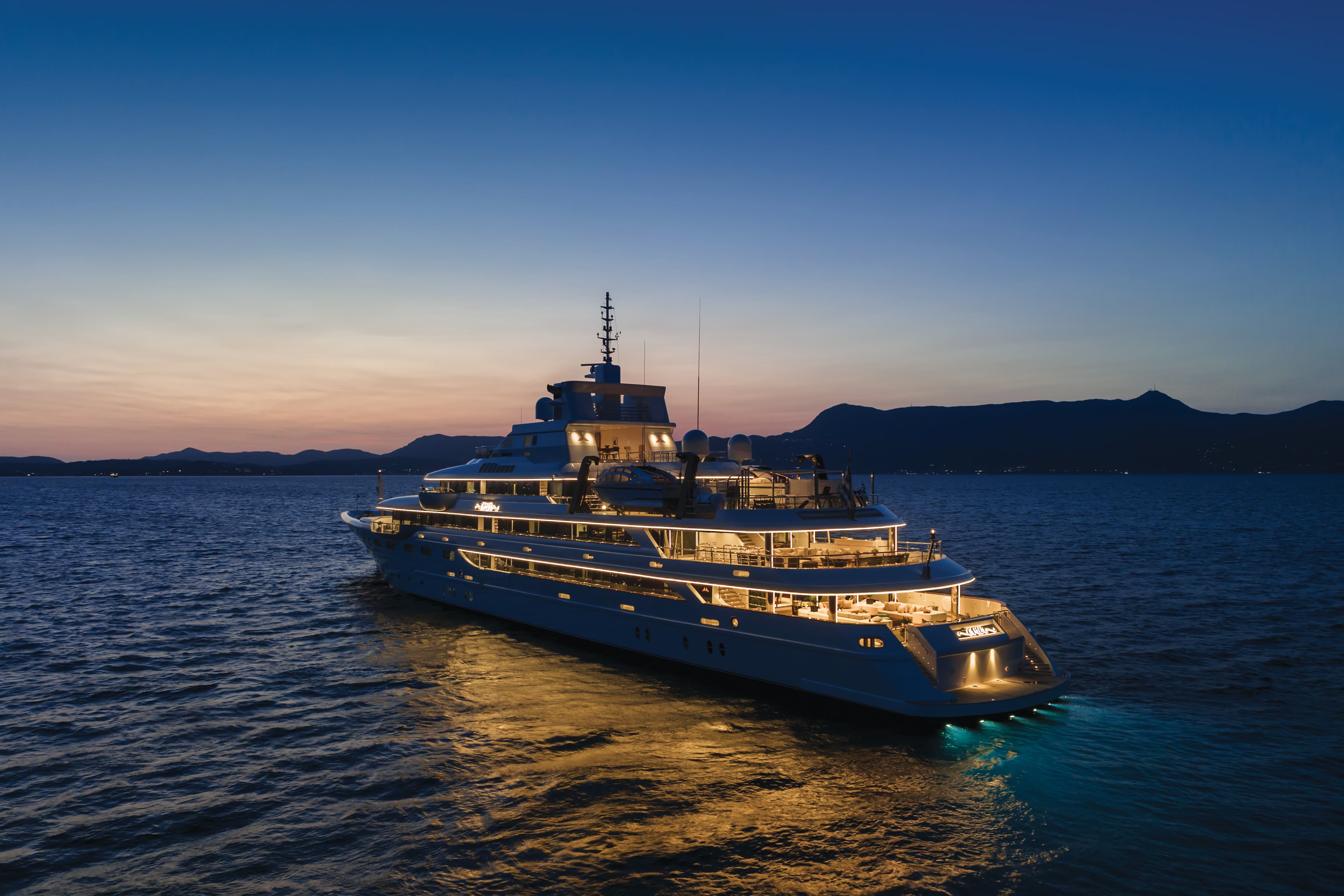 Motor yacht EMIR 82.5m by Golden Yachts — photo 2