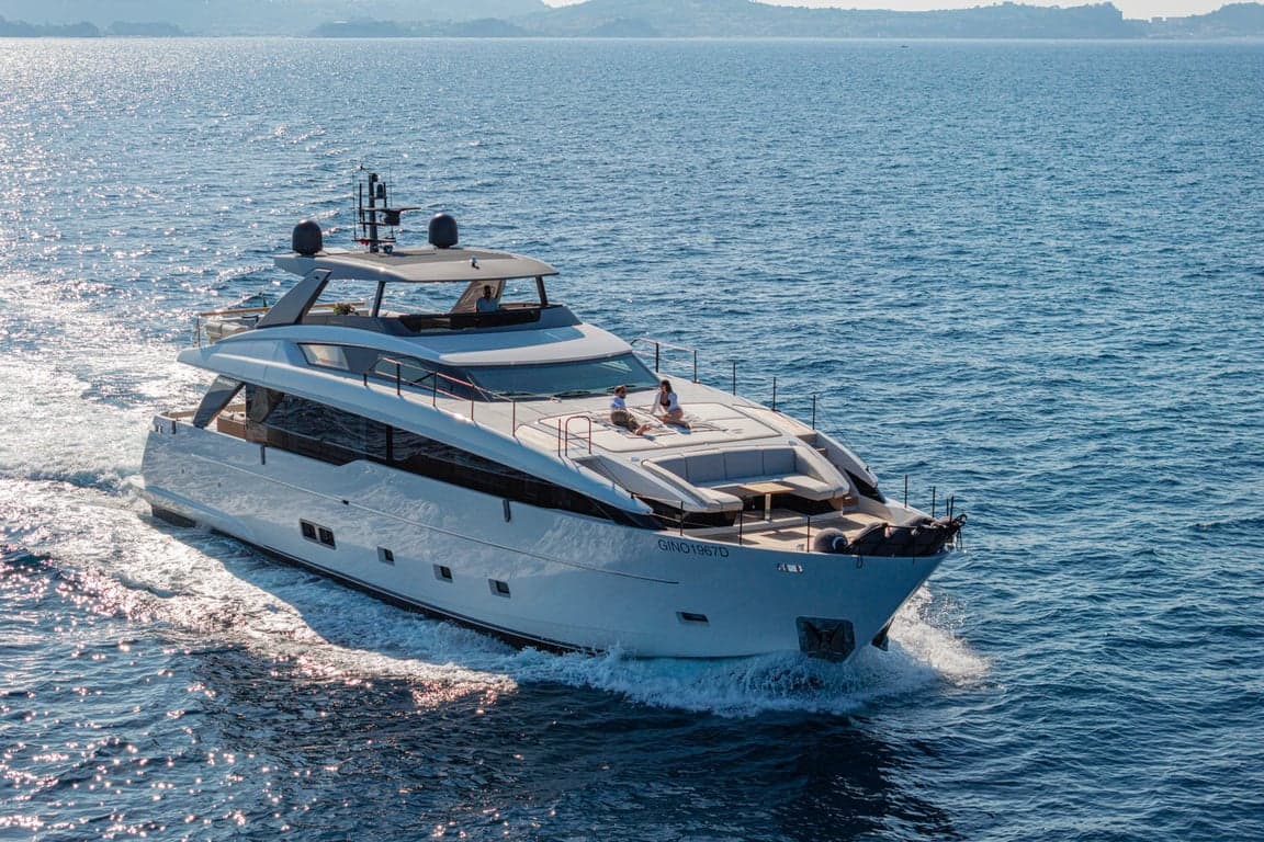 Motor yacht CATCH ME 27.6m