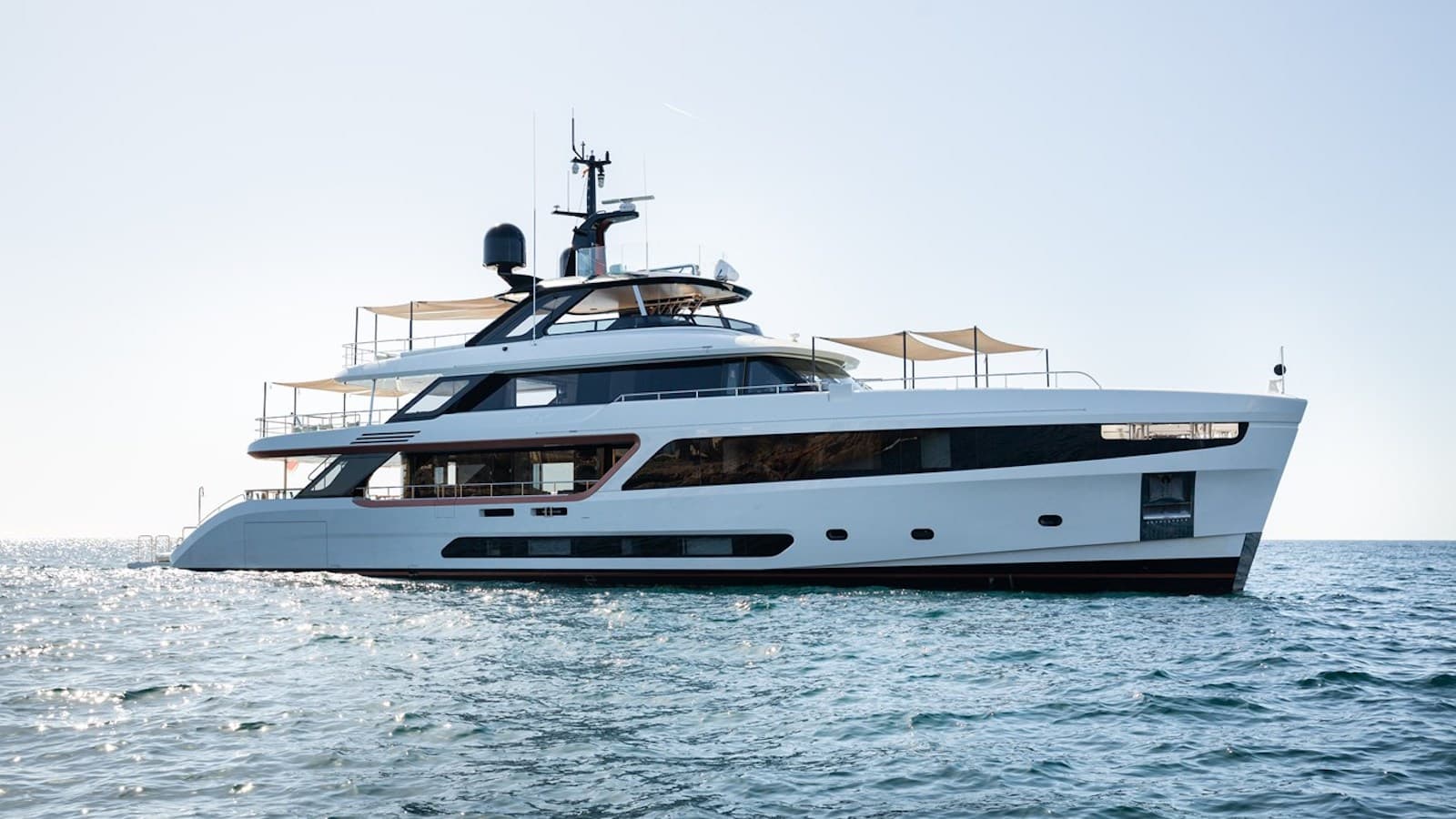 Motor yacht PH2 36.8m by Benetti
