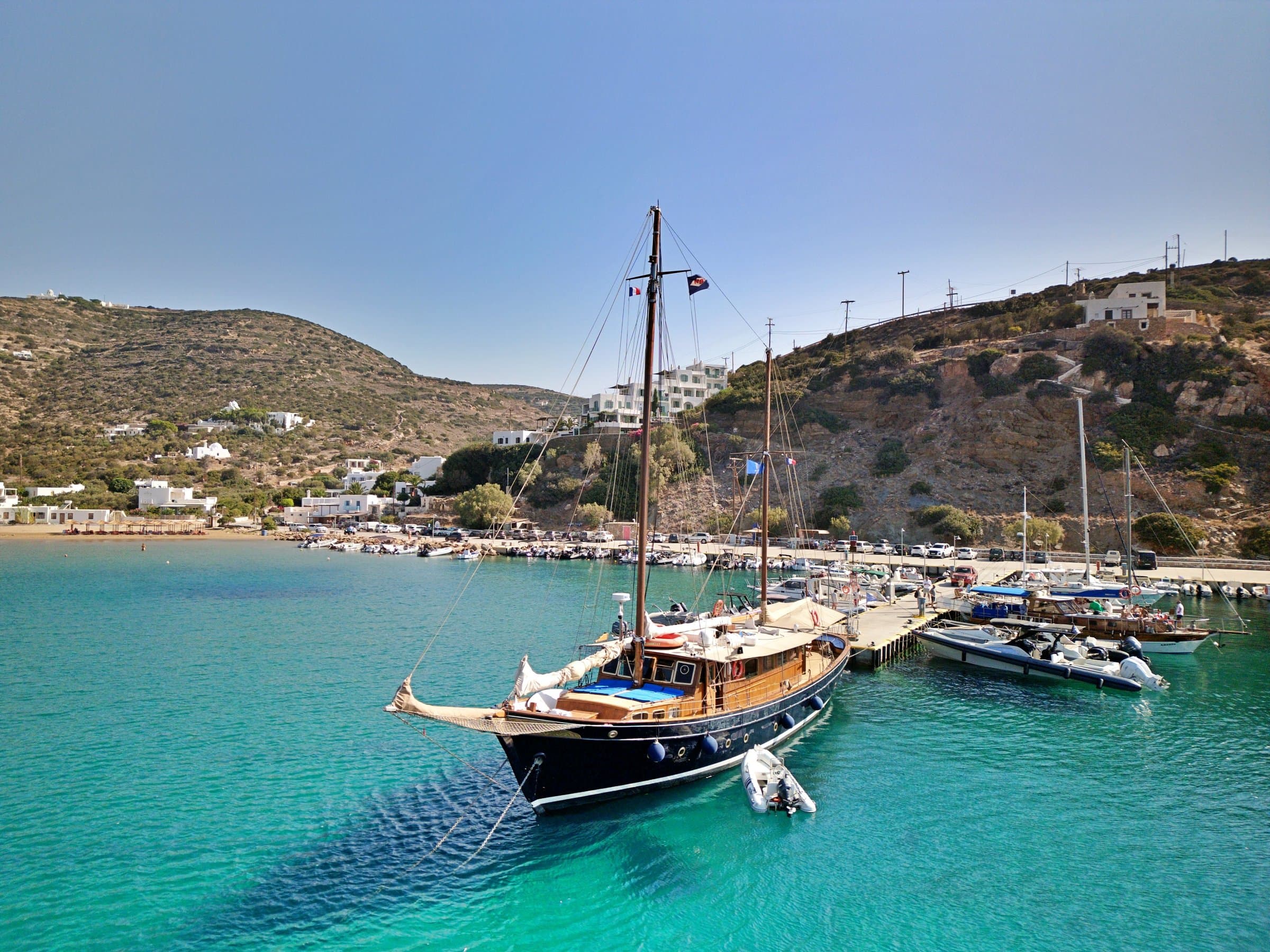 The motor-sailer Aphrodite at anchor in Platis Gialos, Sifnos