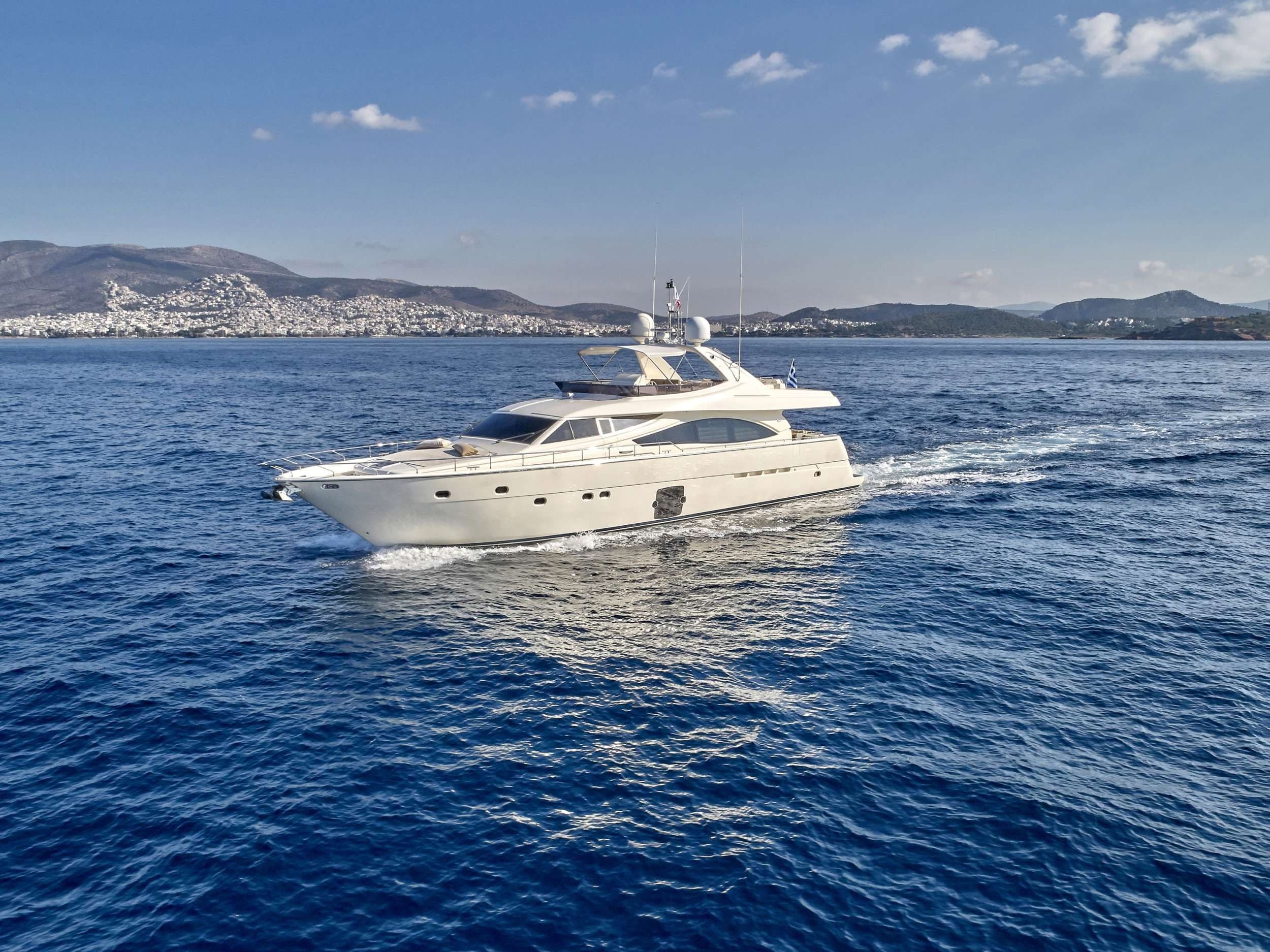 Motor yacht JULIE M 25.3m by Ferretti
