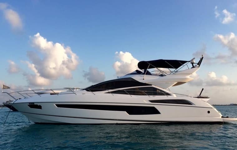 Yacht Unknown (Sunseeker 68 Sport 2014) 21.45m by Sunseeker