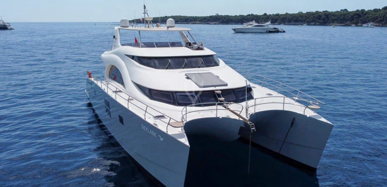 Motor-sailer SKYLARK available for charter