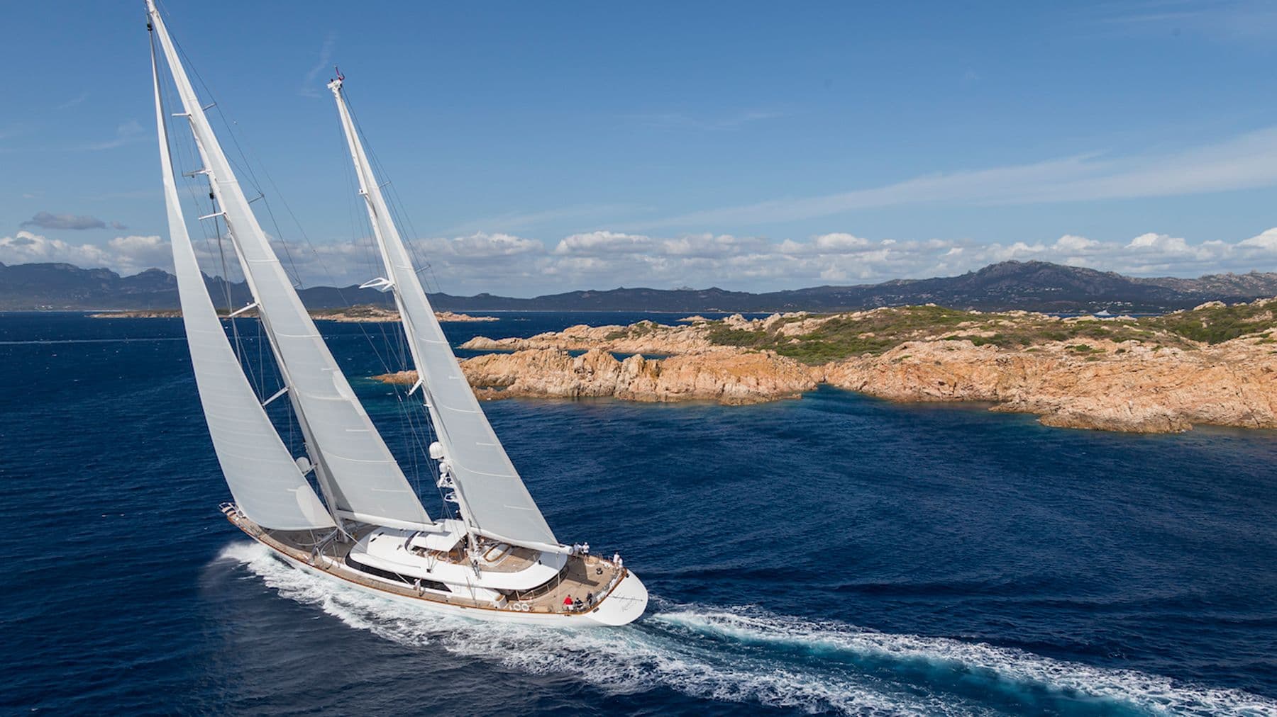 Performance sailing yacht Rosehearty available for charter