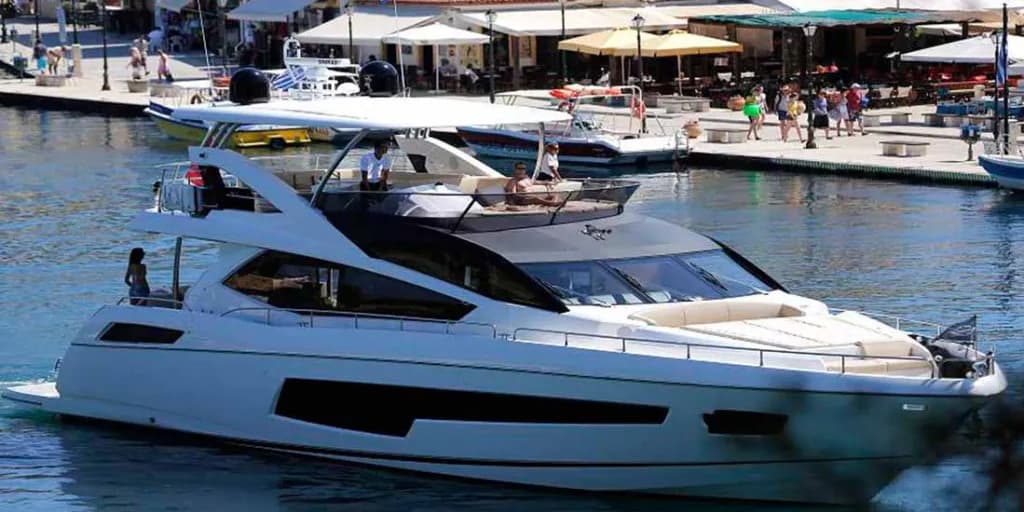 Yacht Finezza 22.98m by Sunseeker