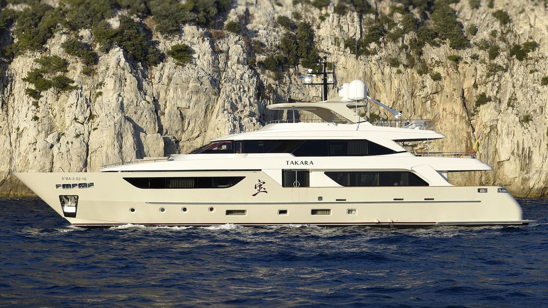 Motor yacht TAKARA ONE 37.9m by Sanlorenzo