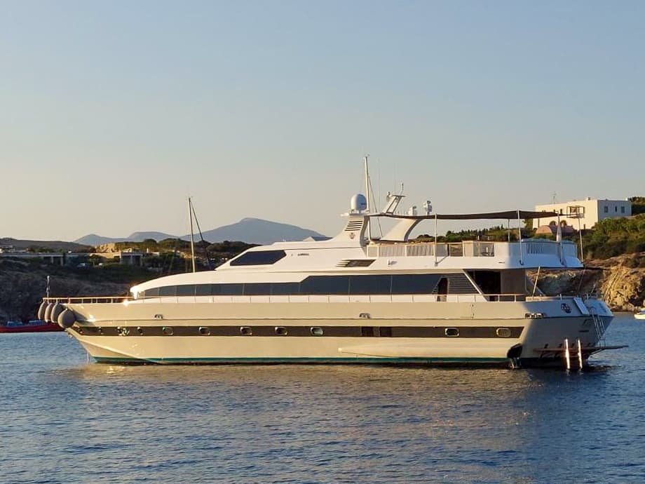 Charter yacht MARE