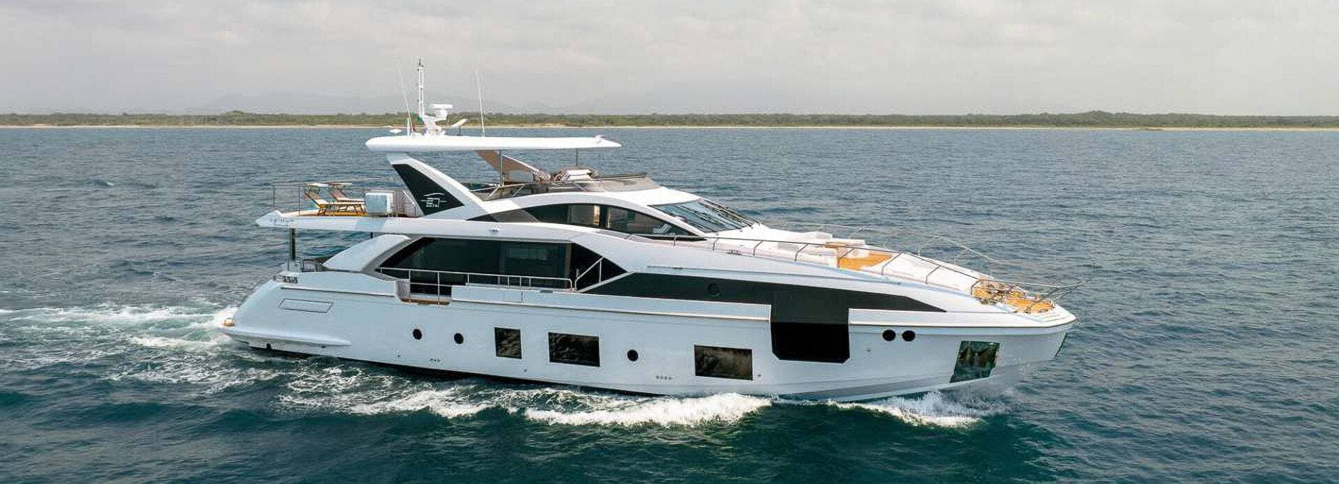 Motor yacht Vesta 27m by Azimut