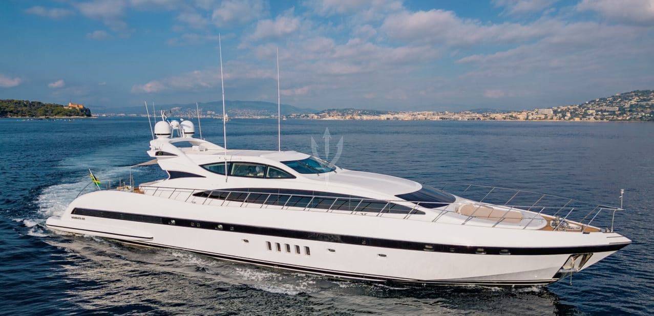Motor yacht WET PANTHER 31m by Mangusta (Overmarine)