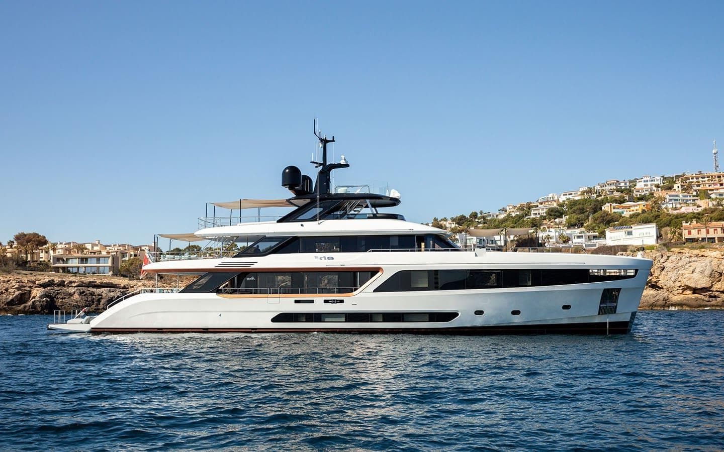 Motor yacht EH2 36.8m by Benetti