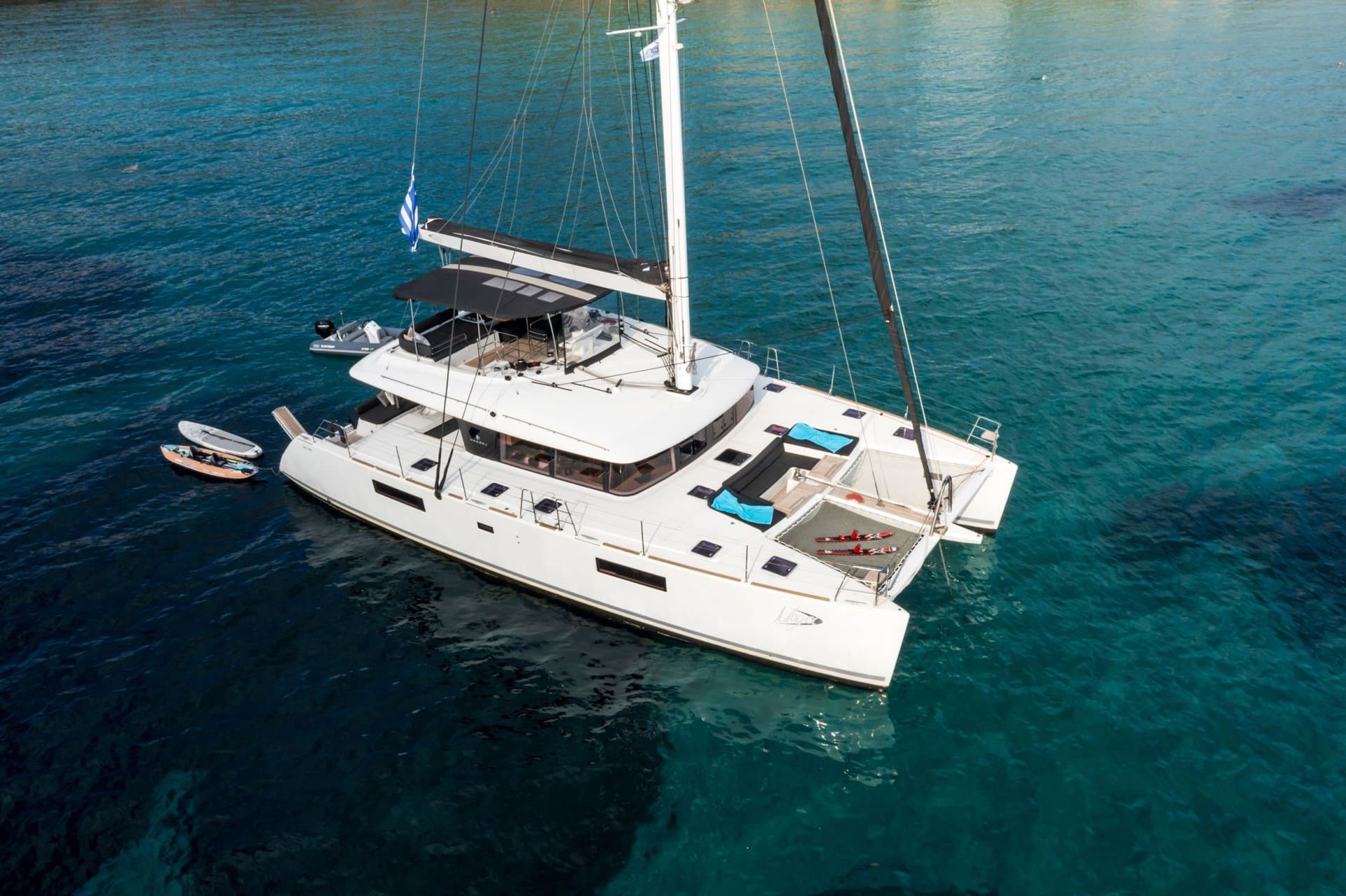 Sailing yacht Moya 17m by LAGOON