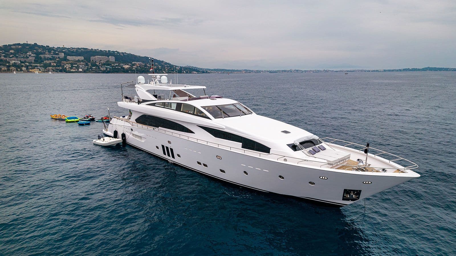 Motor yacht Millesime 37m by Couach
