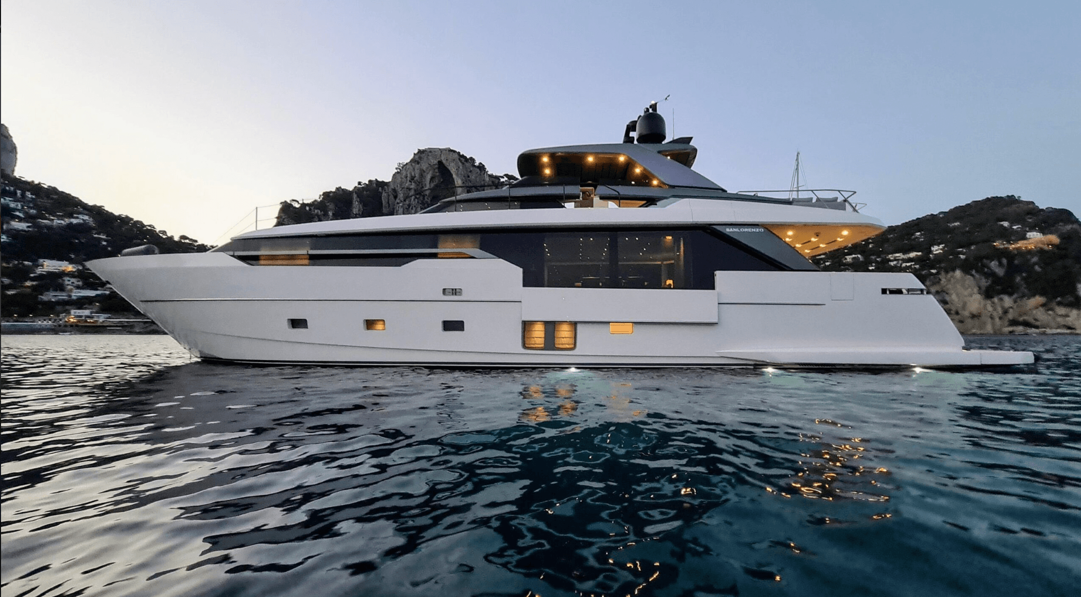 Motor yacht DANLOU 29m by Sanlorenzo