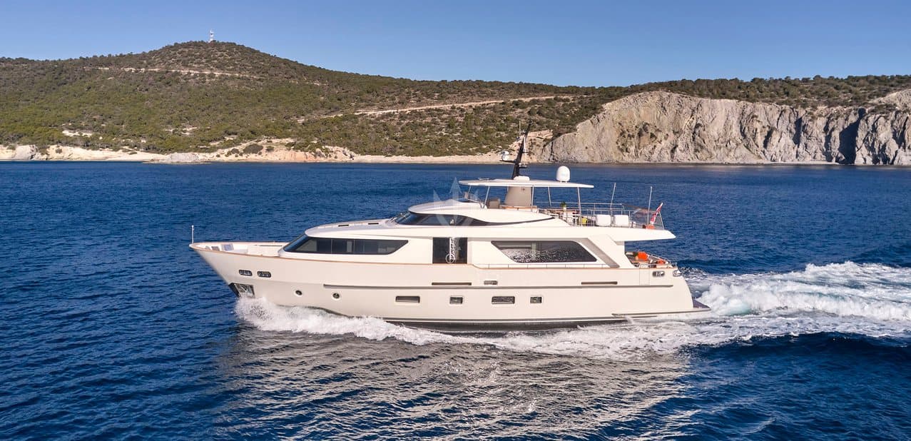 Motor yacht FLOR 28m by Sanlorenzo