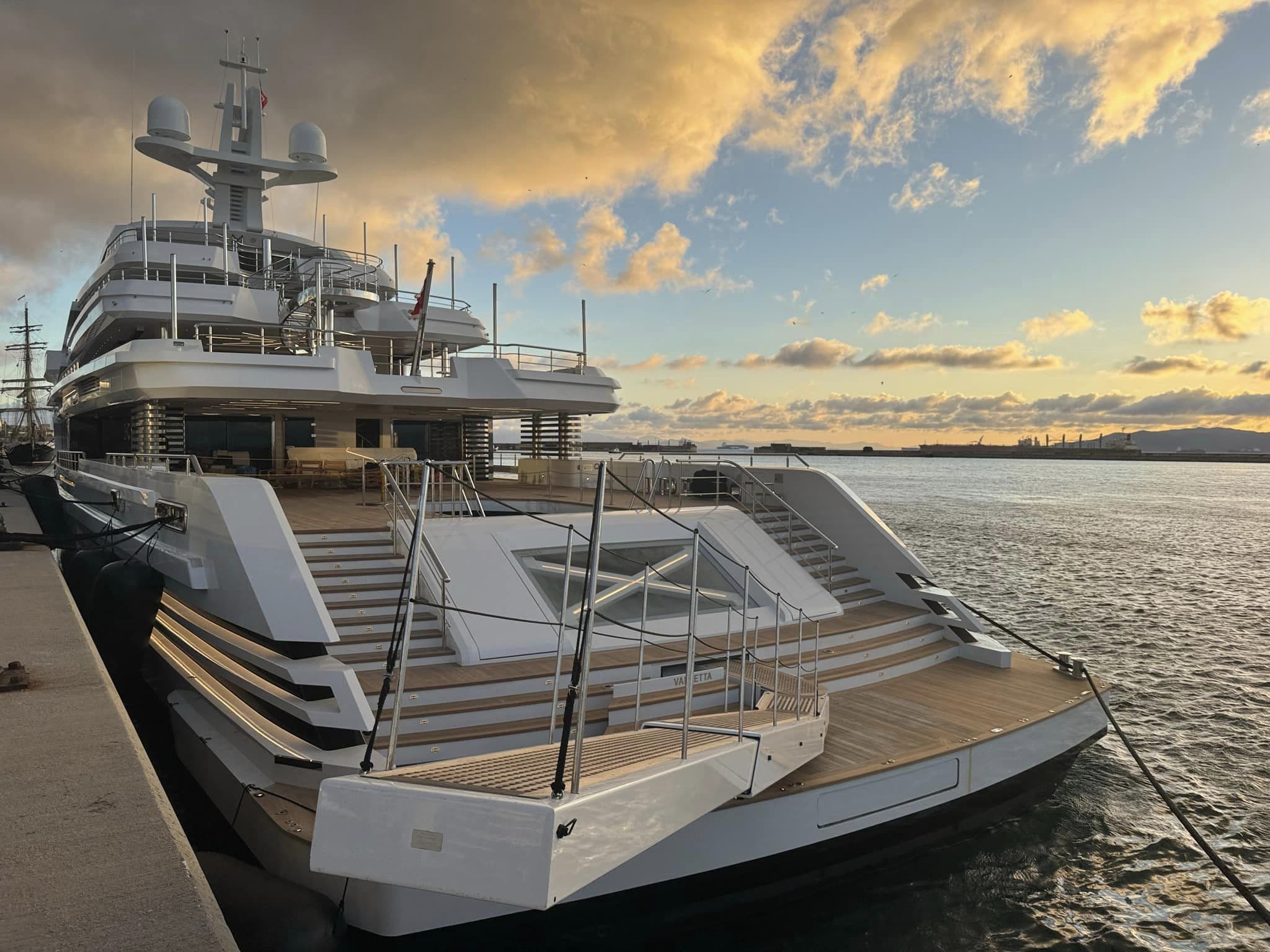 Motor yacht PROJECT X 88m