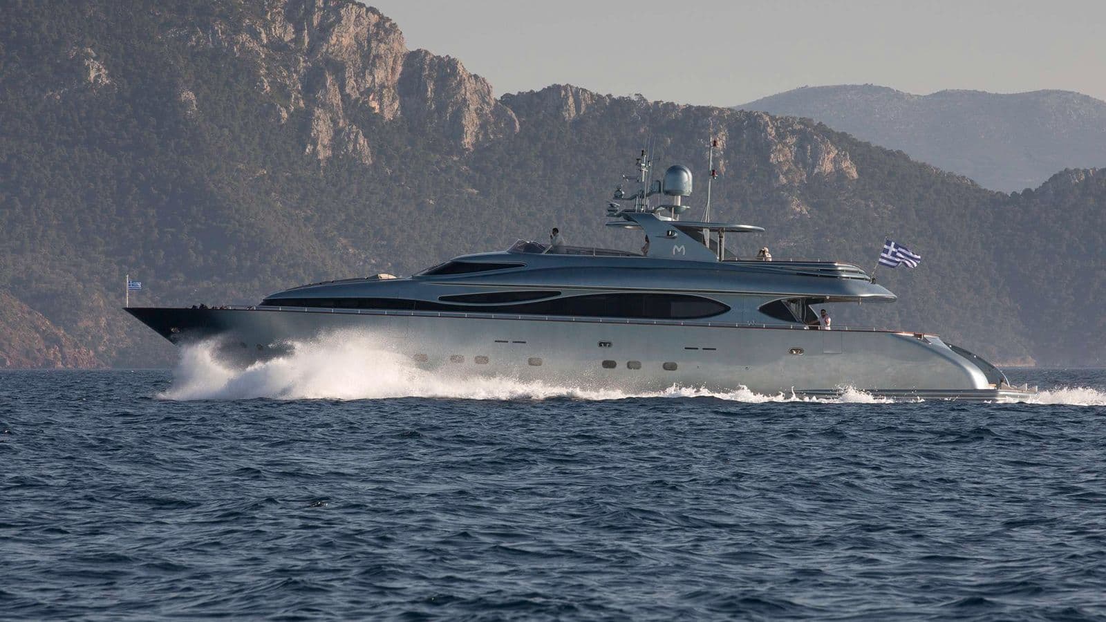 Motor yacht PRINCESS L 33m by Maiora