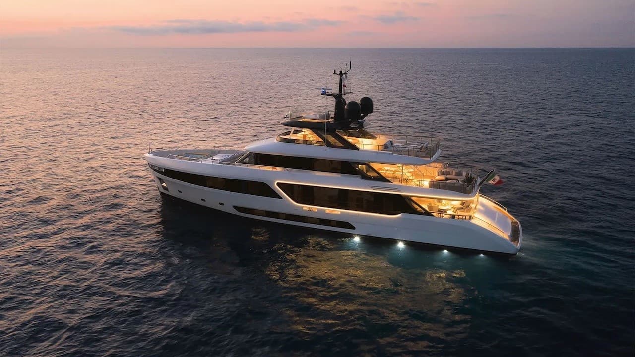 Motor yacht KOJU 36.9m