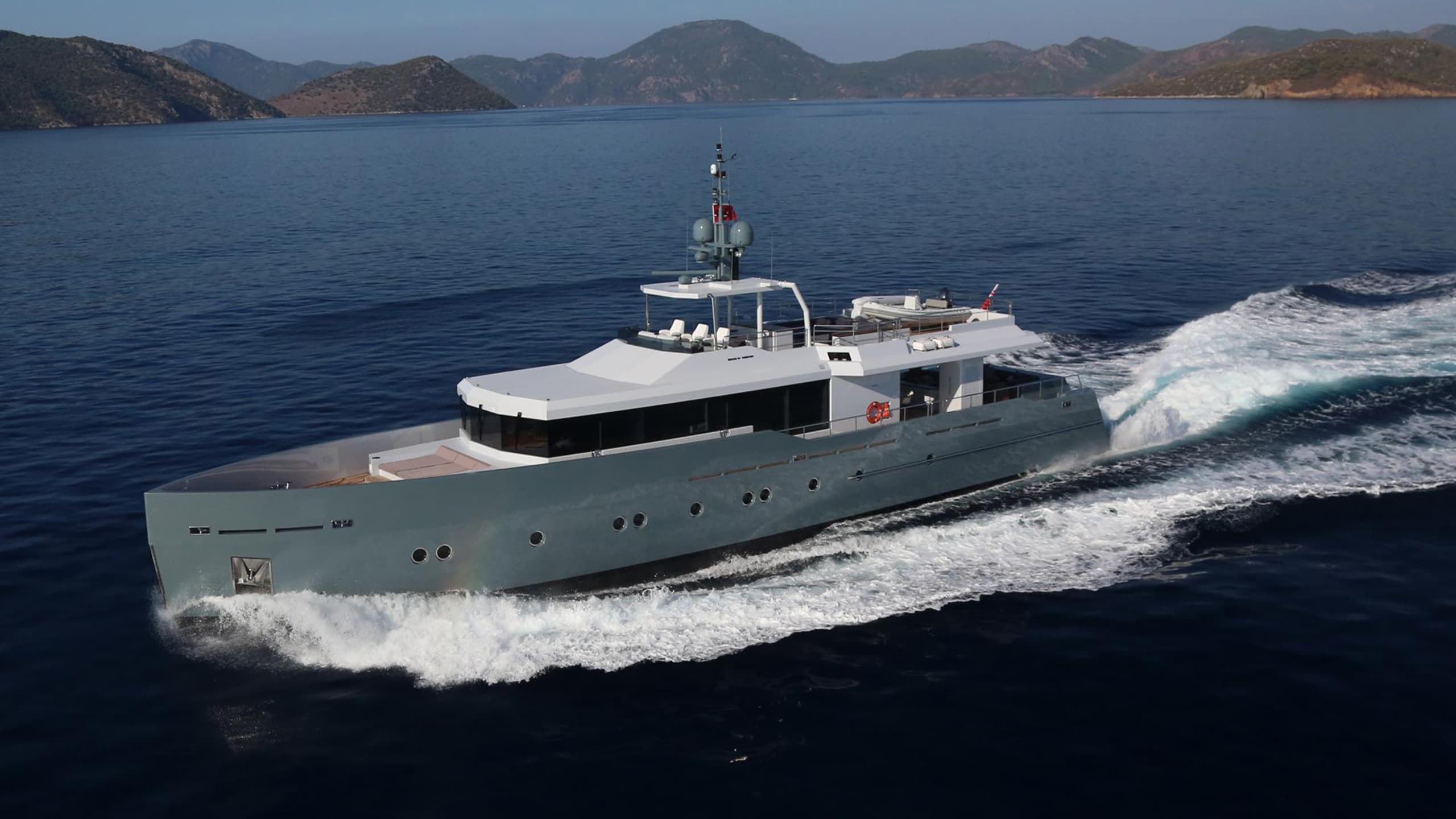 Motor yacht ONLY NOW 34.6m by Tansu