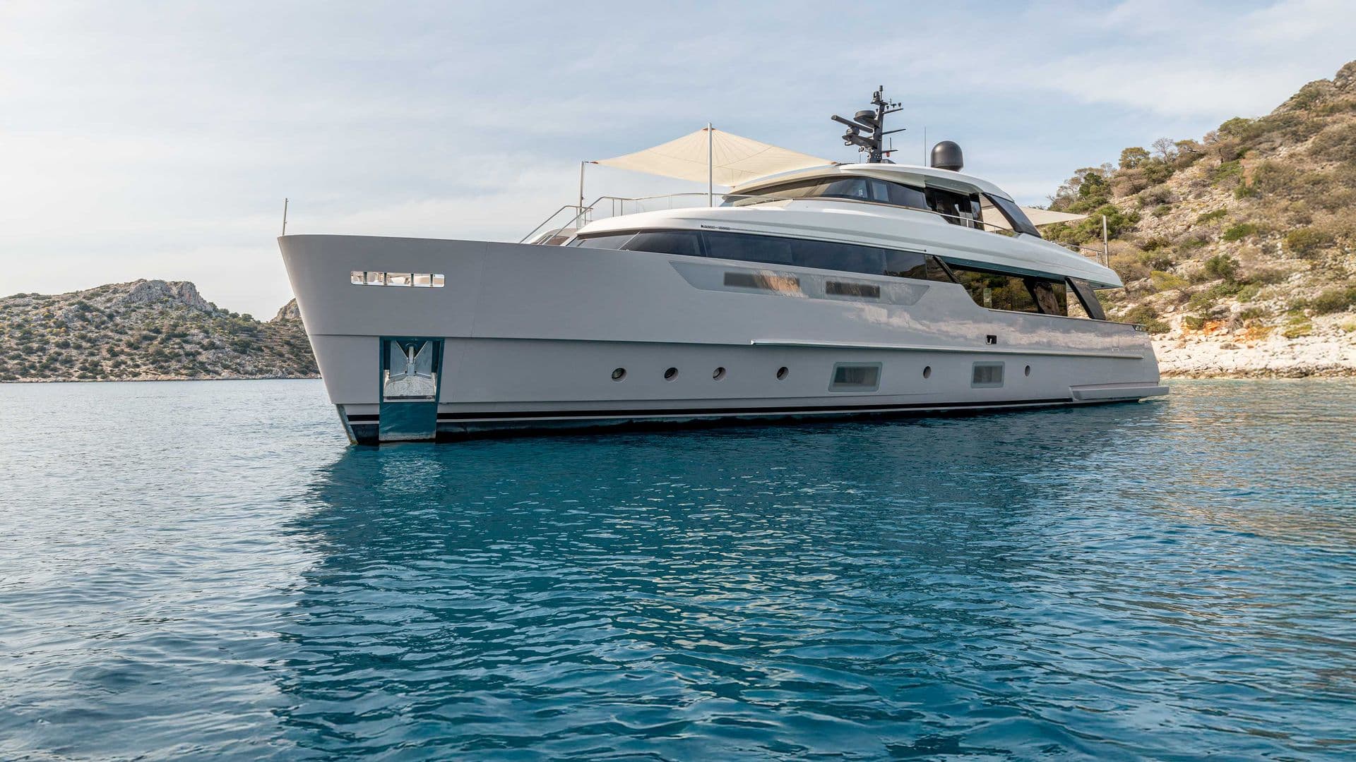 Motor yacht FATSA 38m by Sanlorenzo