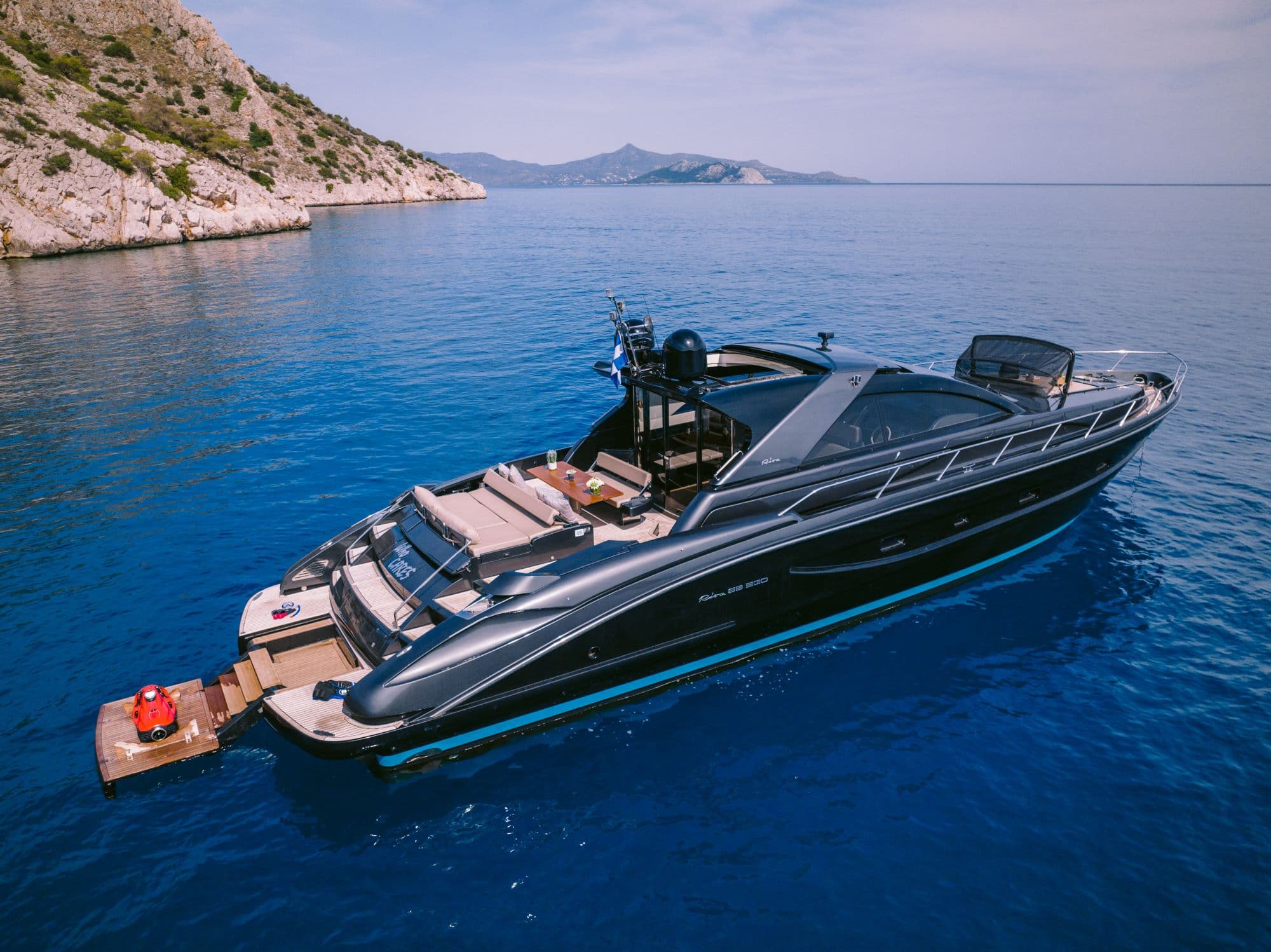 Motor yacht WHO CARES 21m by Riva
