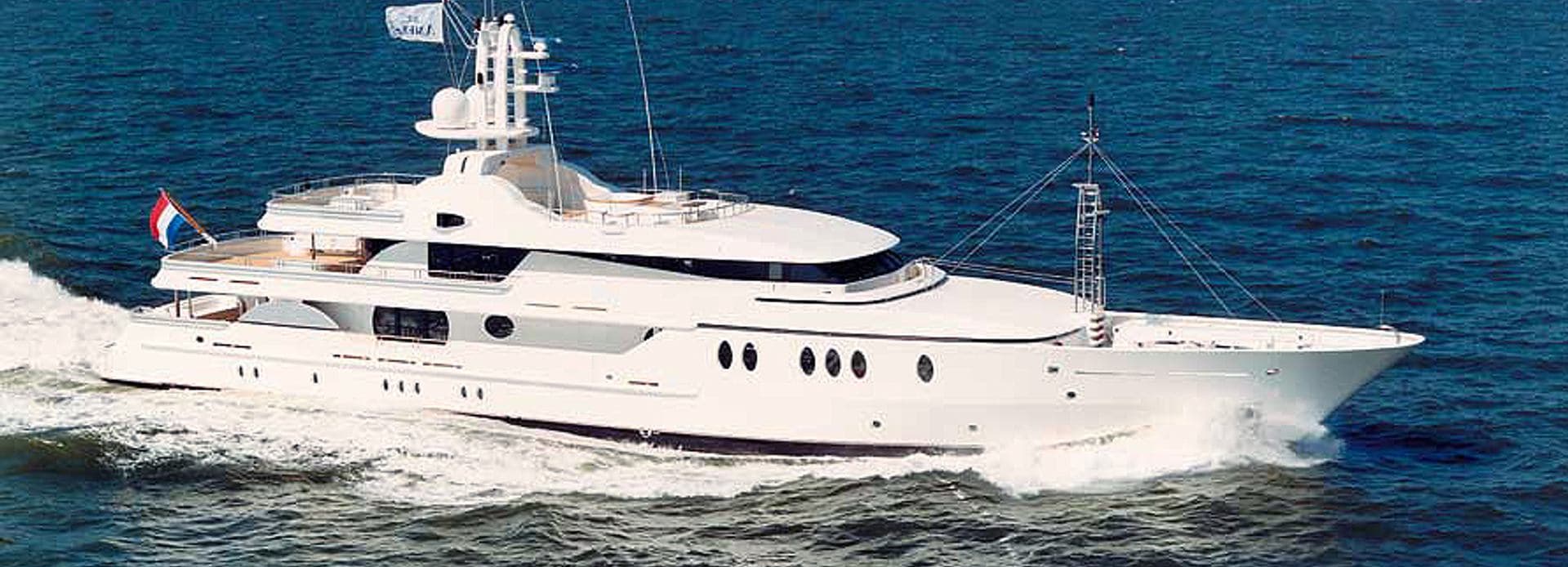 Motor yacht JAZ 51.5m by Amels