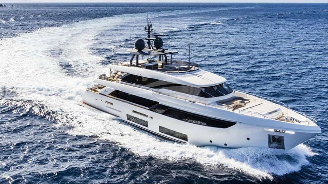Motor yacht HAIAMI I 33m by Ferretti