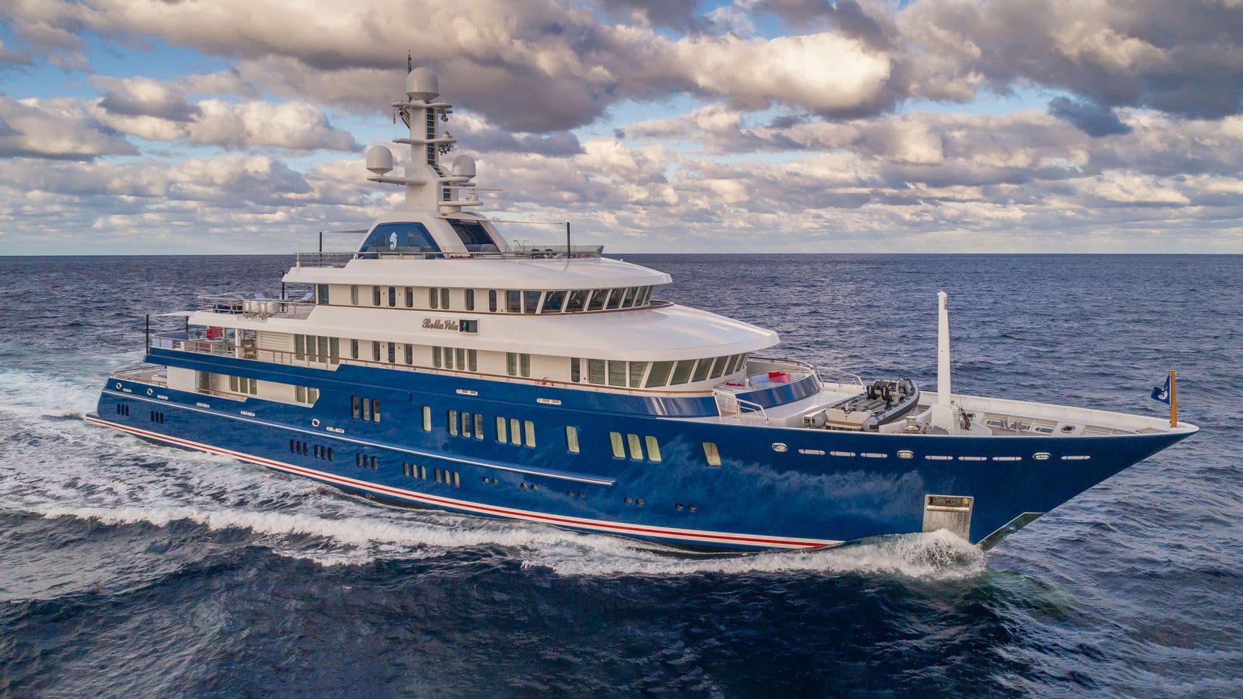 Motor yacht Bella Vita 60m by Lurssen