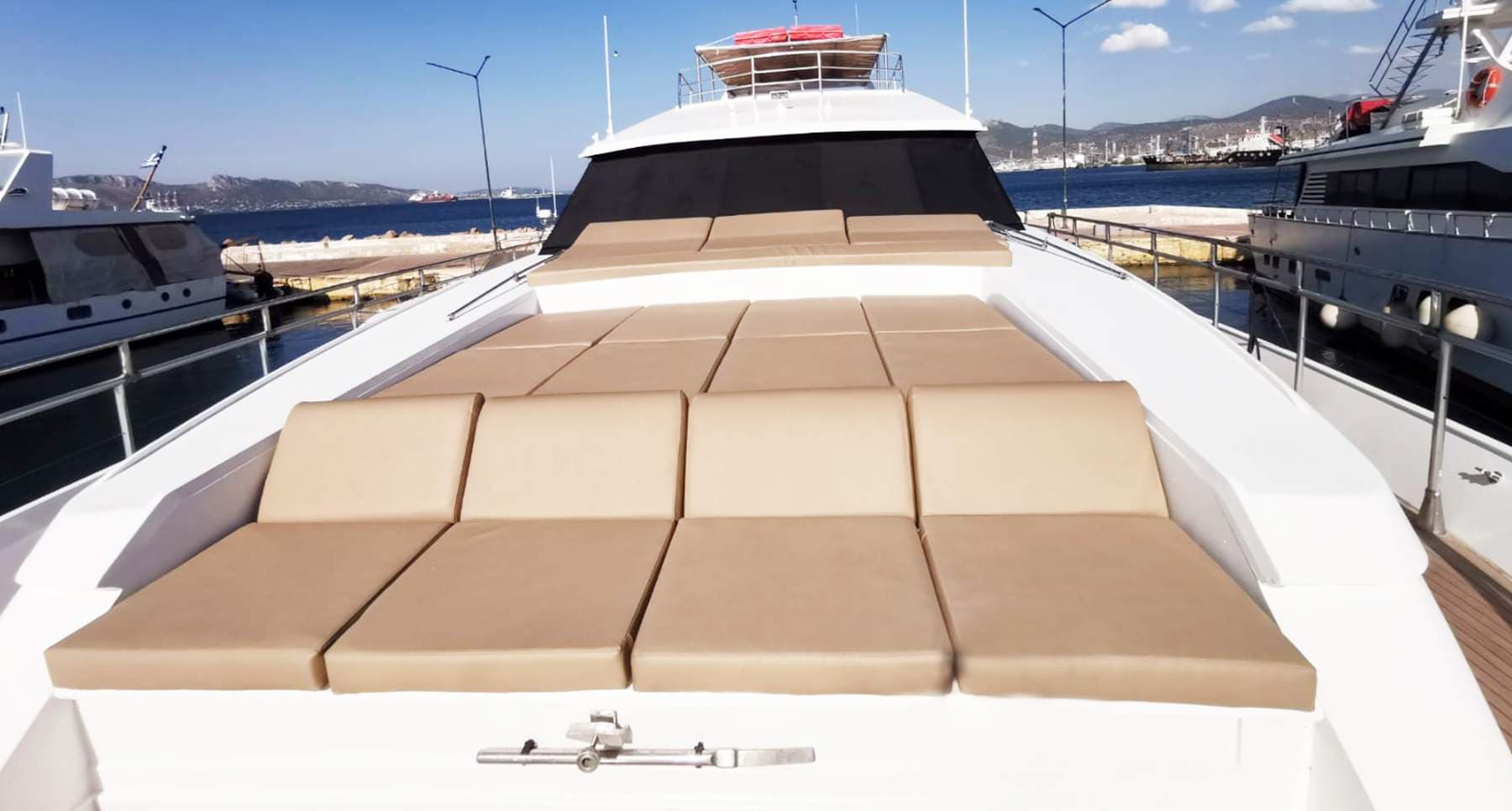 Motor yacht LADY MIRTO 27m by Tecnomar