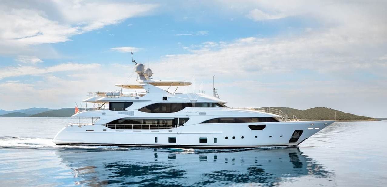 Motor Yacht Lady MRD available for charter