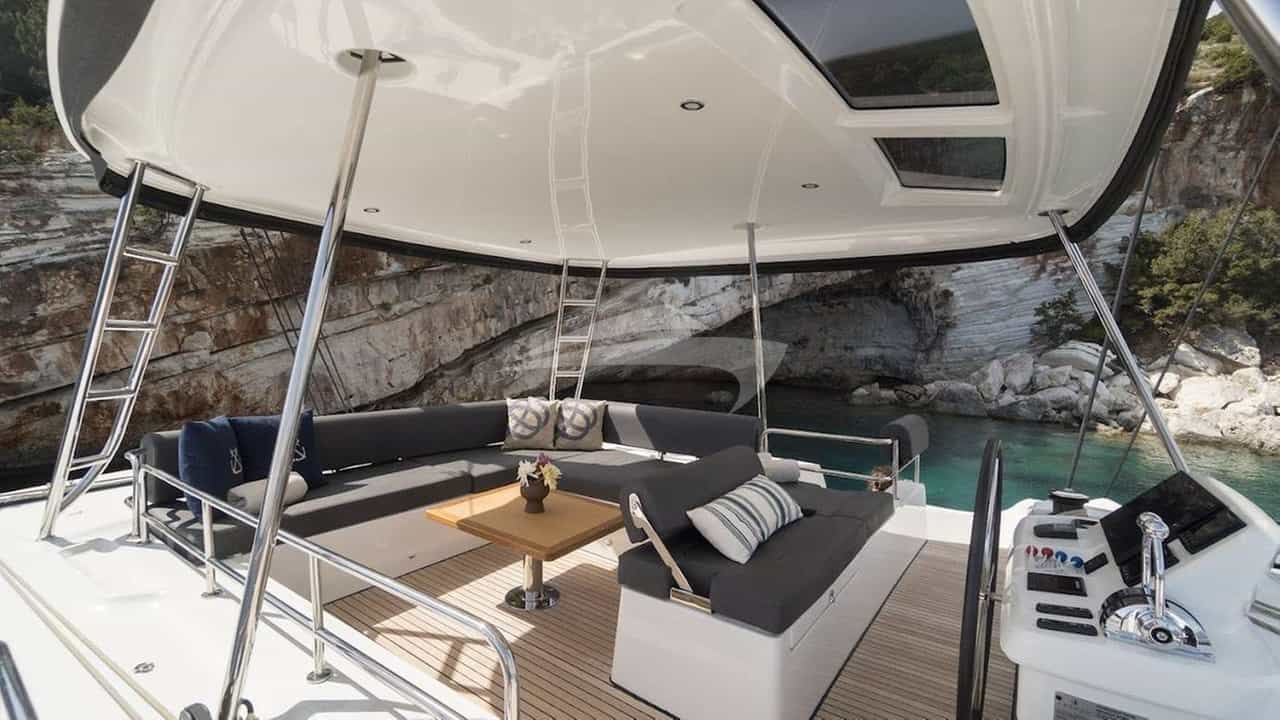 Sailing yacht NAVYA 16m by Lagoon