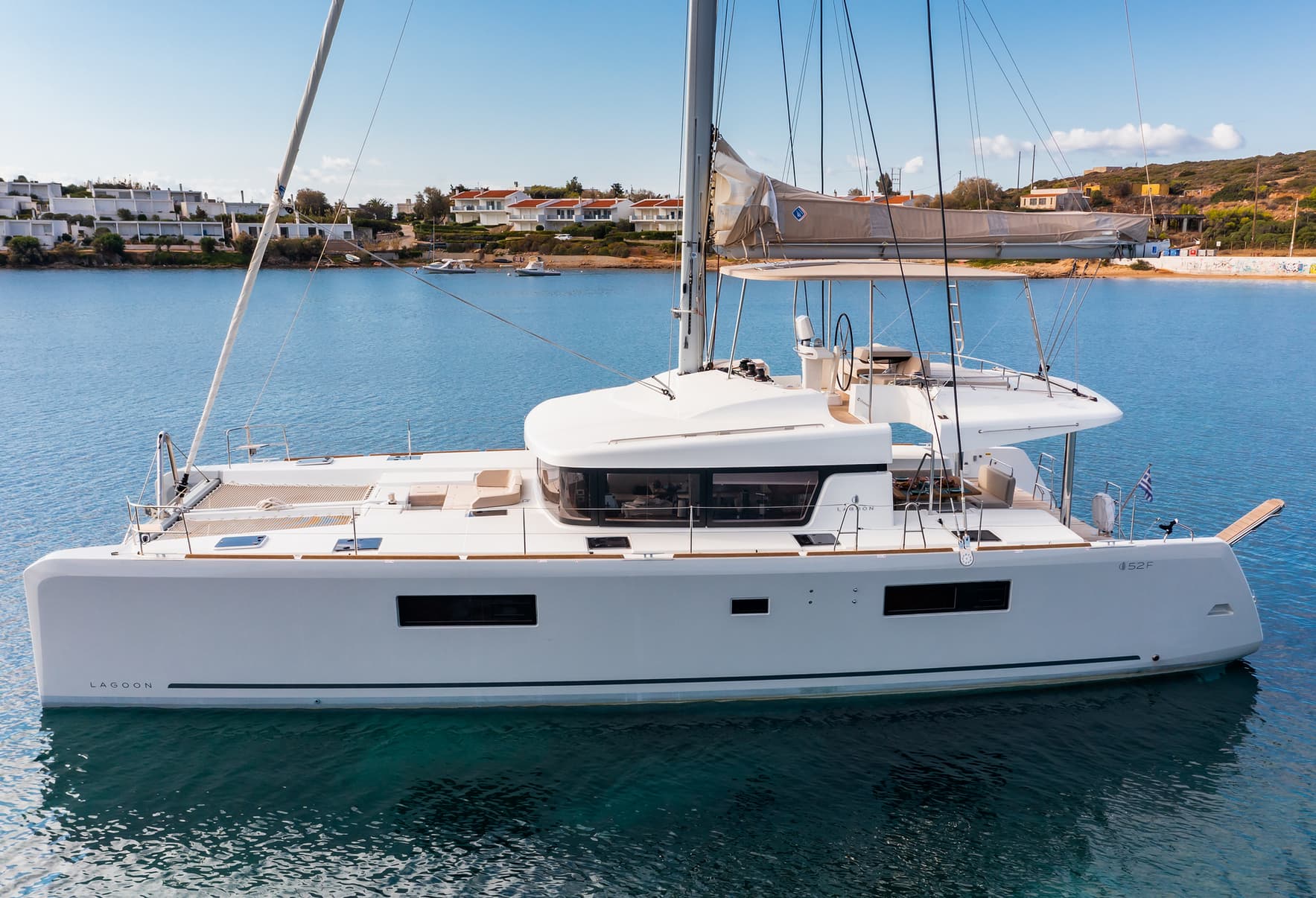 Sailing yacht MADININA 16m by Lagoon