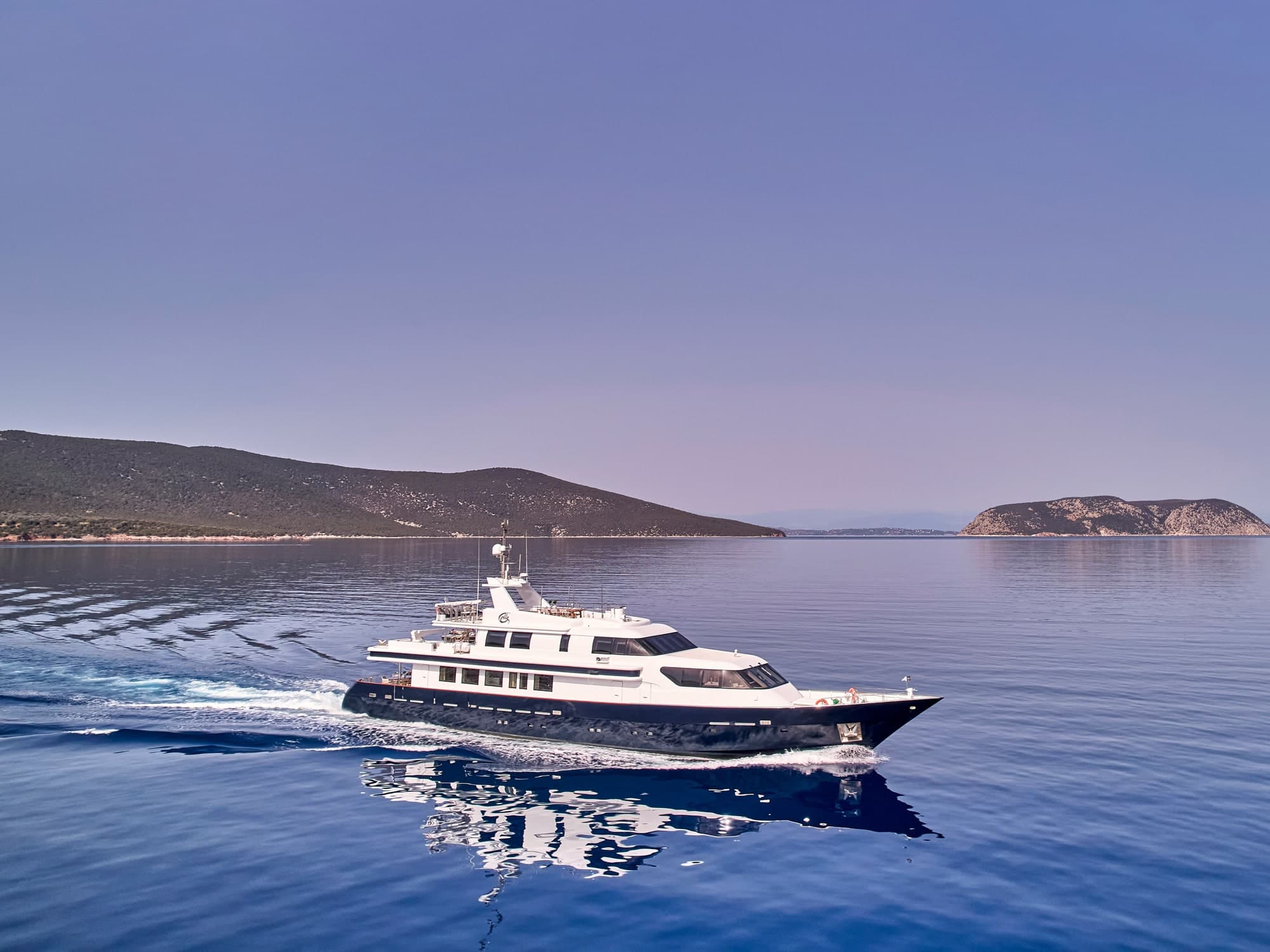 Motor yacht GELLY 42.6m