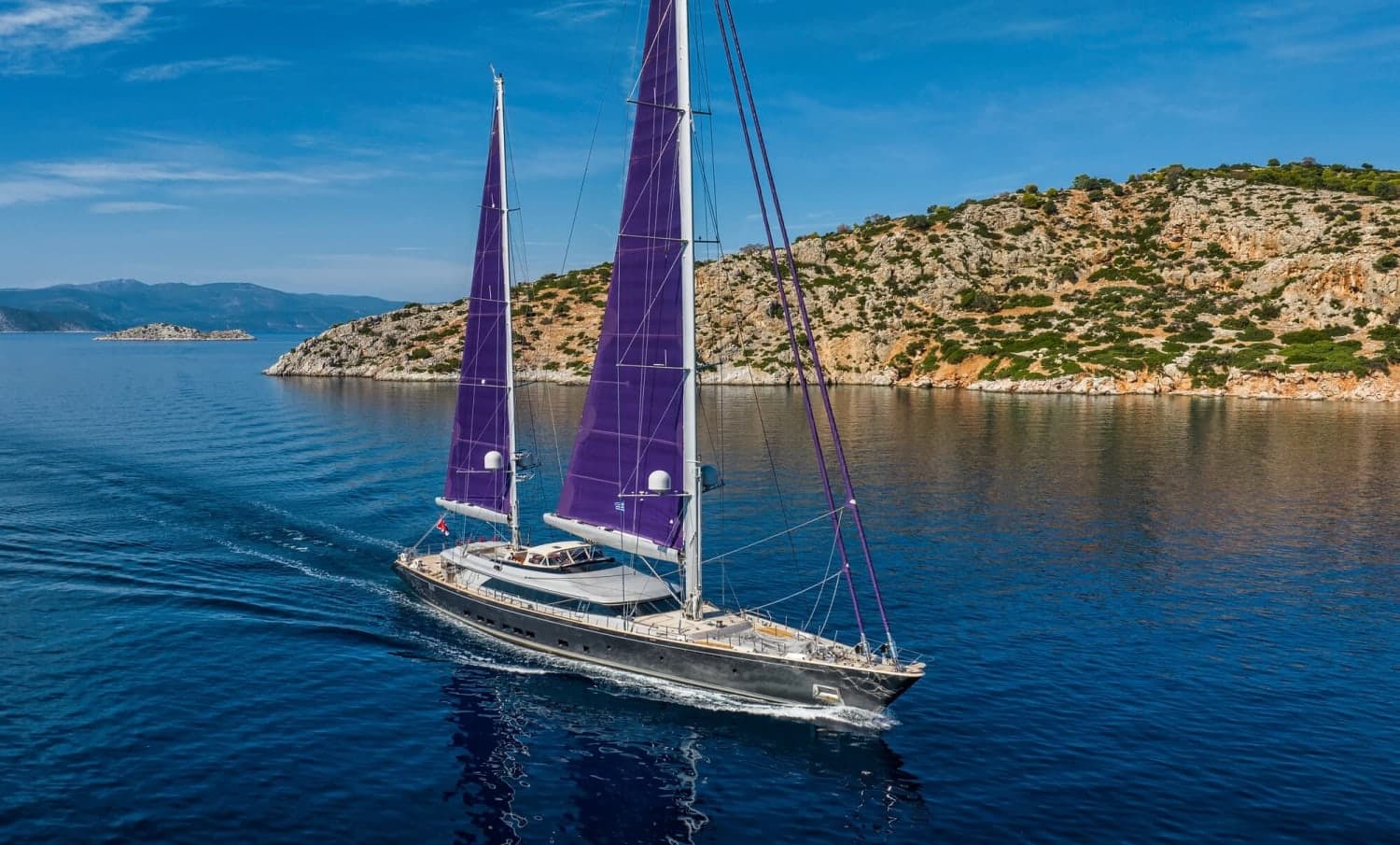 Performance sailing yacht BARACUDA VALLETTA available for charter