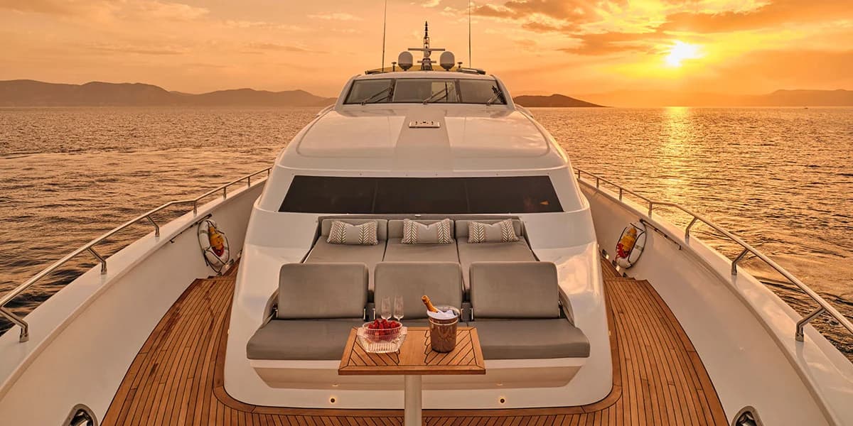 Motor yacht DRAGON 36.9m by Couach