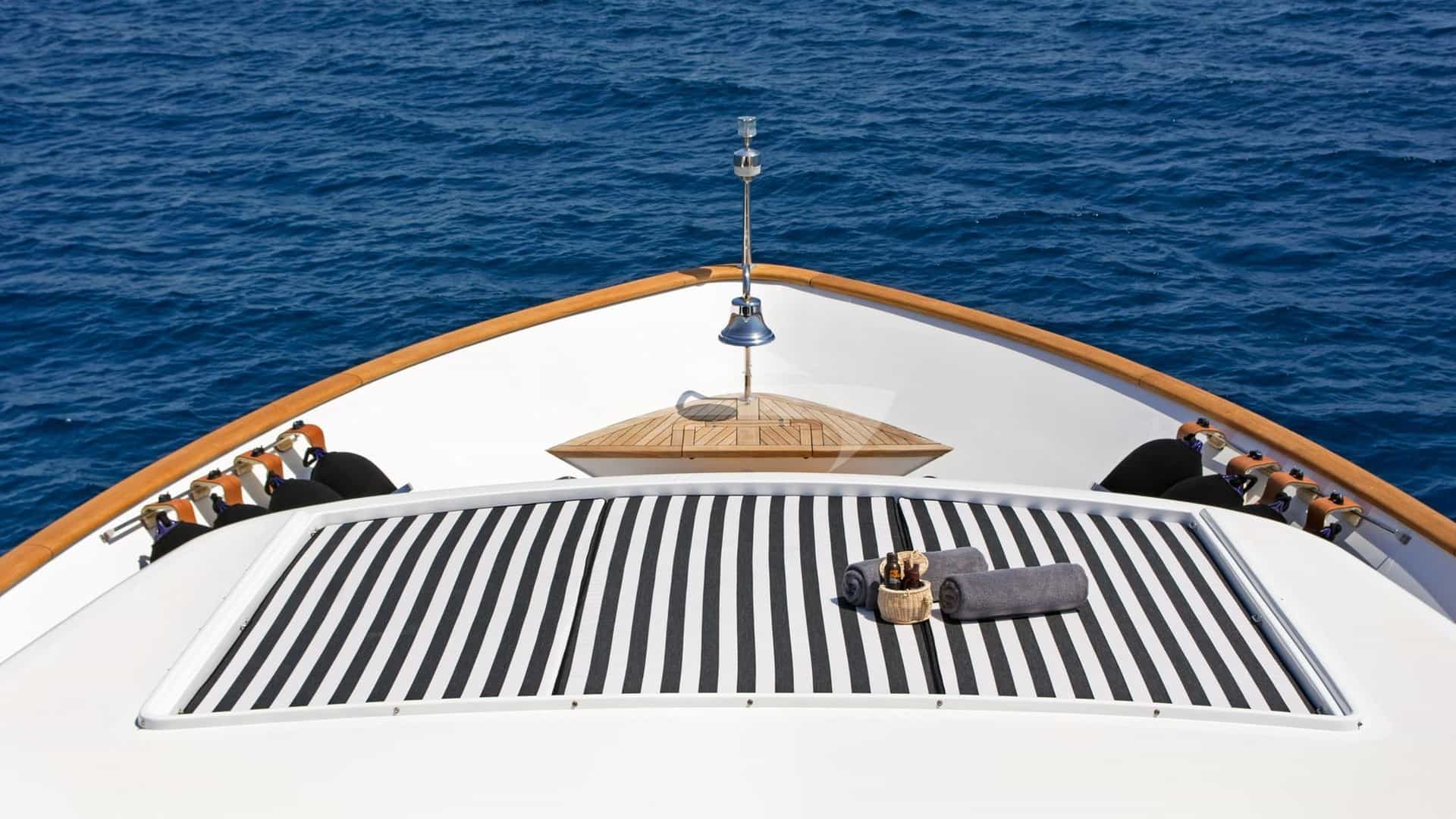 Motor yacht REGINA K 32m by Cantieri di Pisa