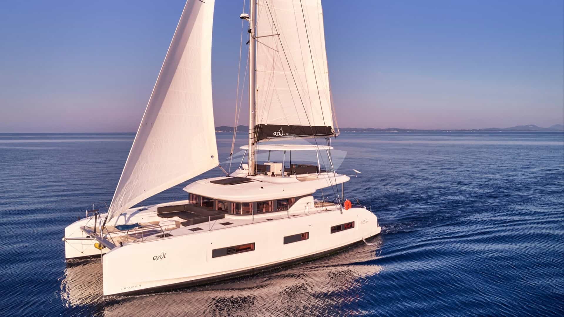 Sailing yacht AZUL 17m by Lagoon