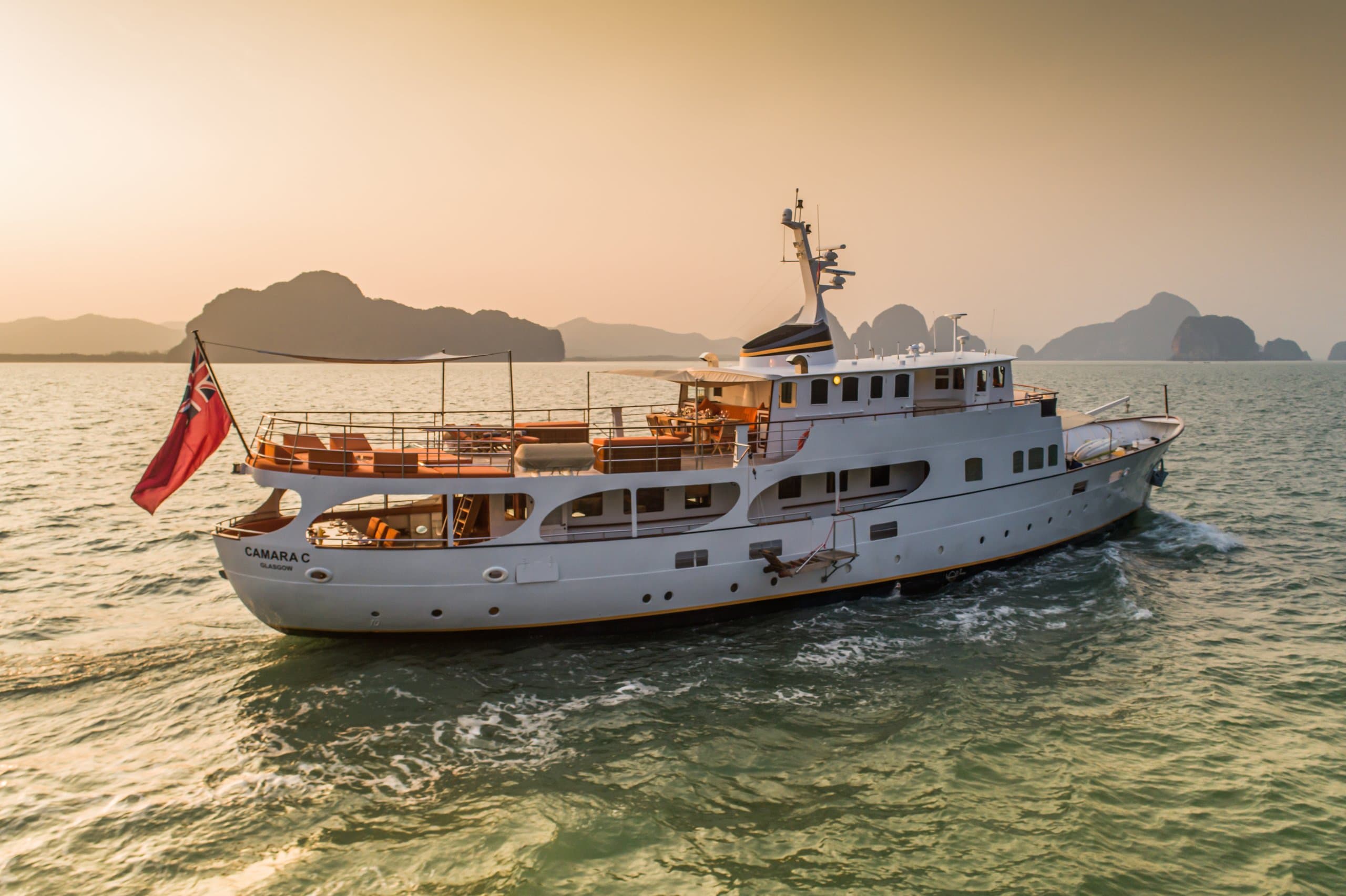 Motor yacht CAMARA C 32m by Yarrow & Co.