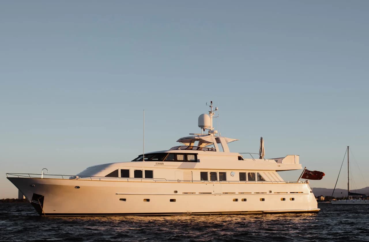 Motor yacht SEA RAES 30.78m