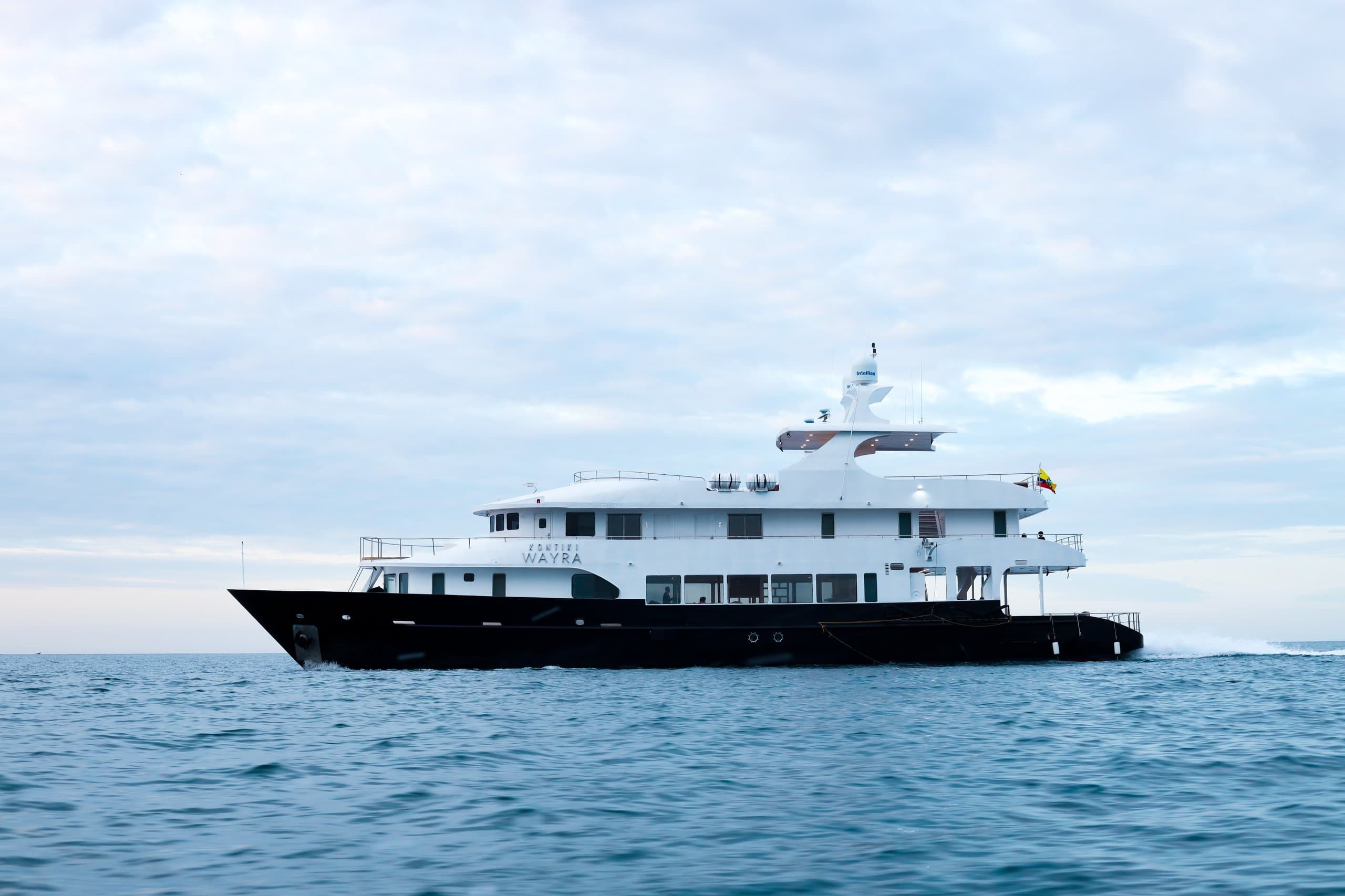 Motor yacht KONTIKI WAYRA 39m