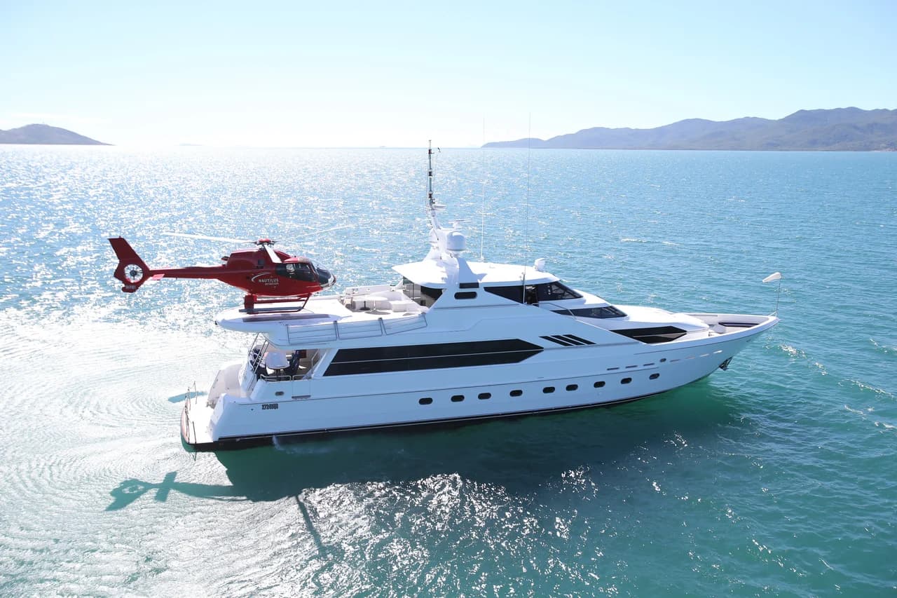Motor yacht FLYING FISH 32m
