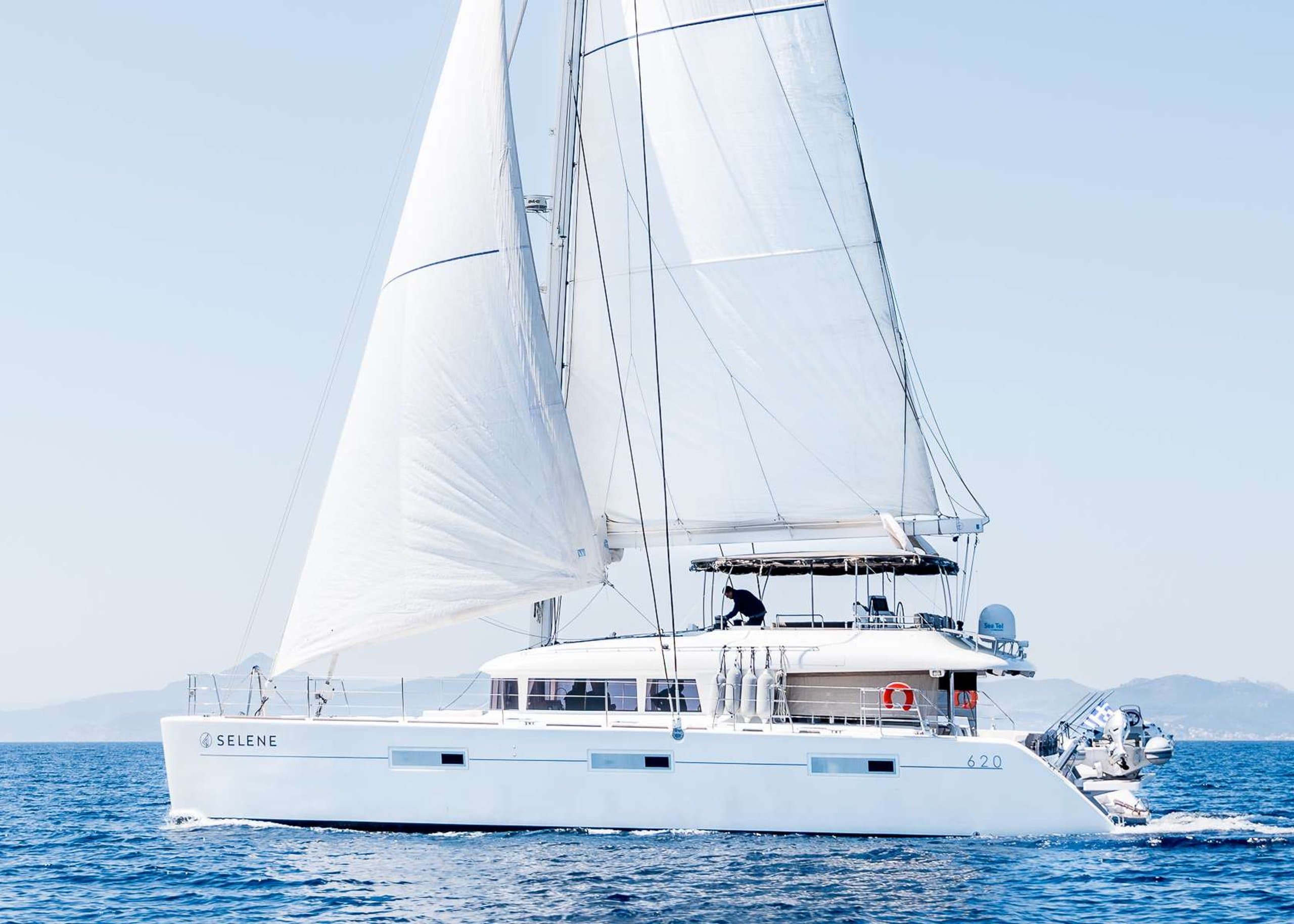 Sailing yacht SELENE 18.9m by Lagoon