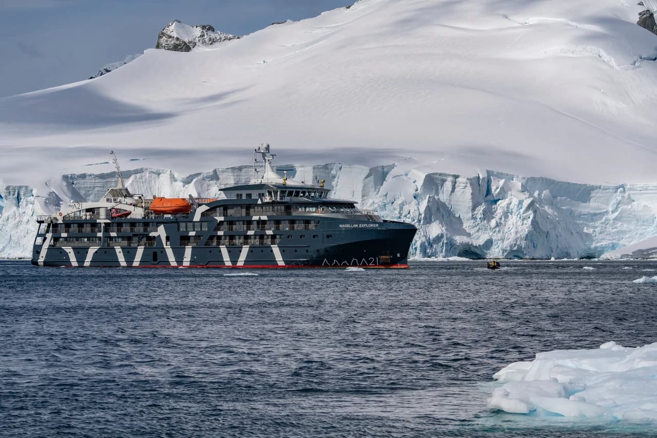 Yacht MAGELLAN EXPLORER 90.7m by Custom