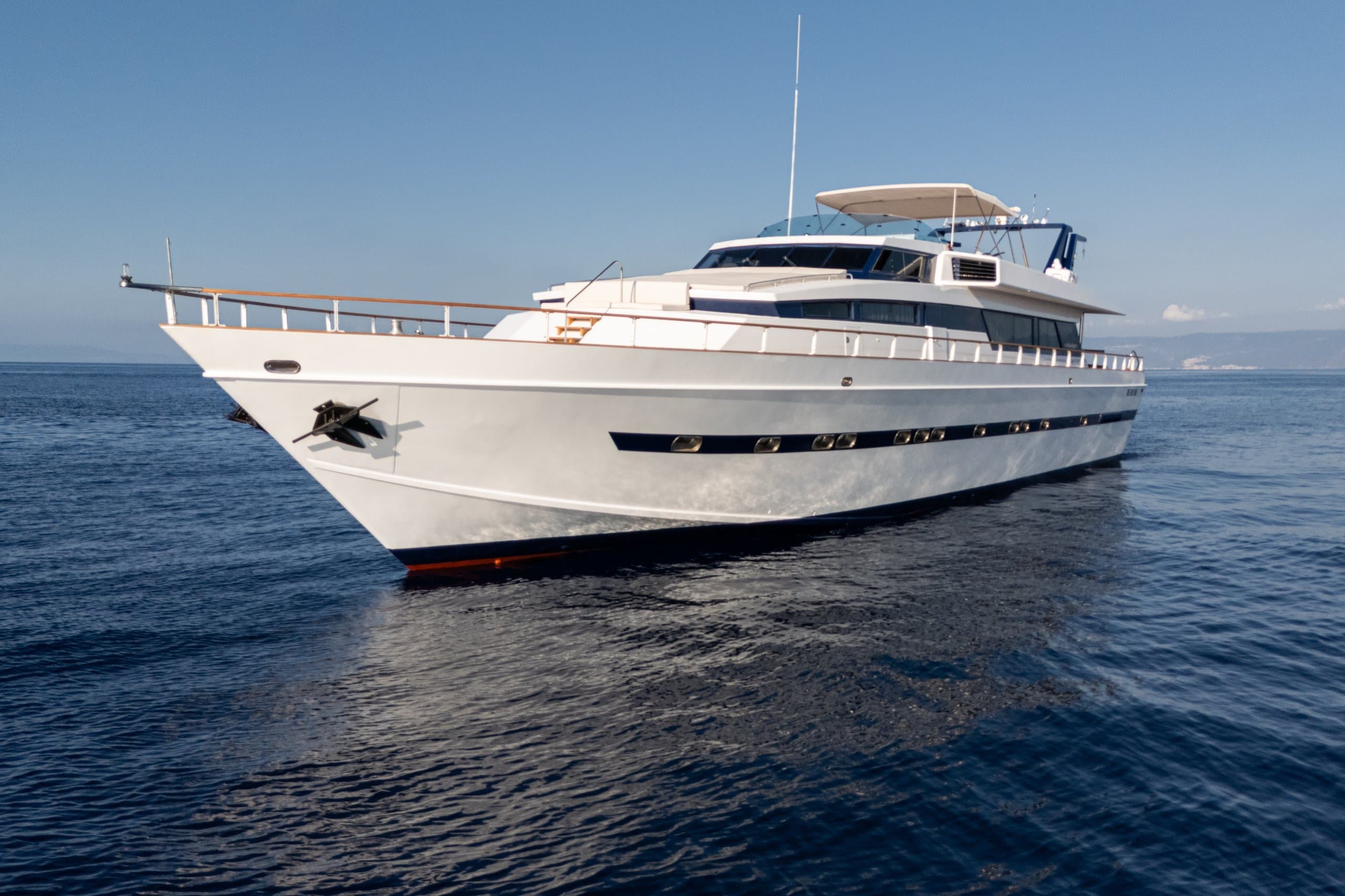 Motor yacht OLGA 30.3m by Cantieri di Pisa
