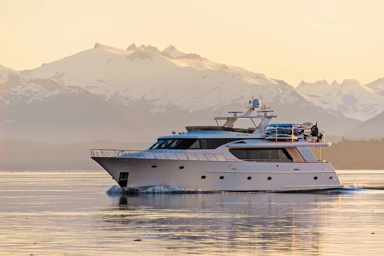 Motor yacht DAUNTLESS 28.05m