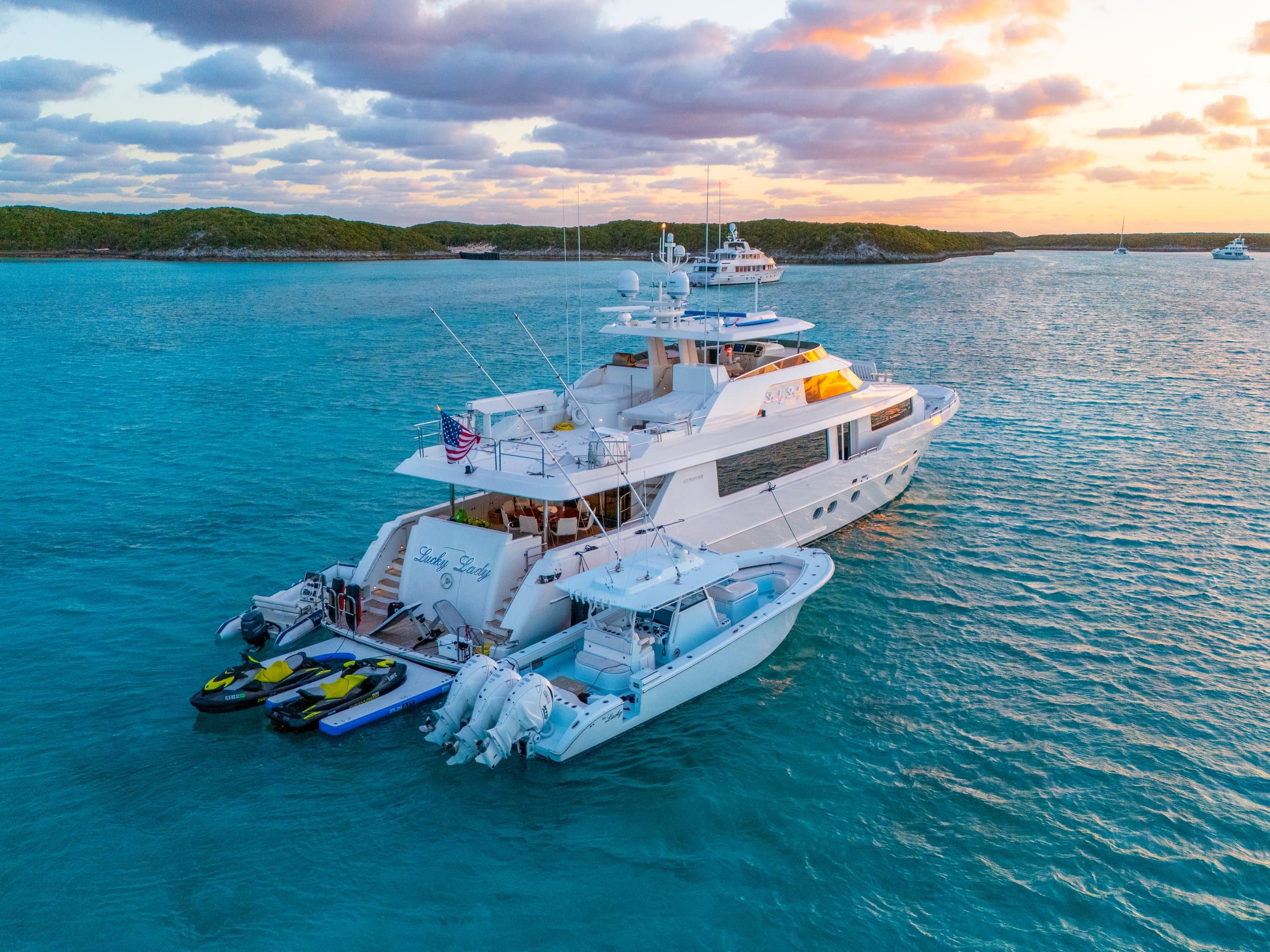 Motor yacht LUCKY LADY 34.14m